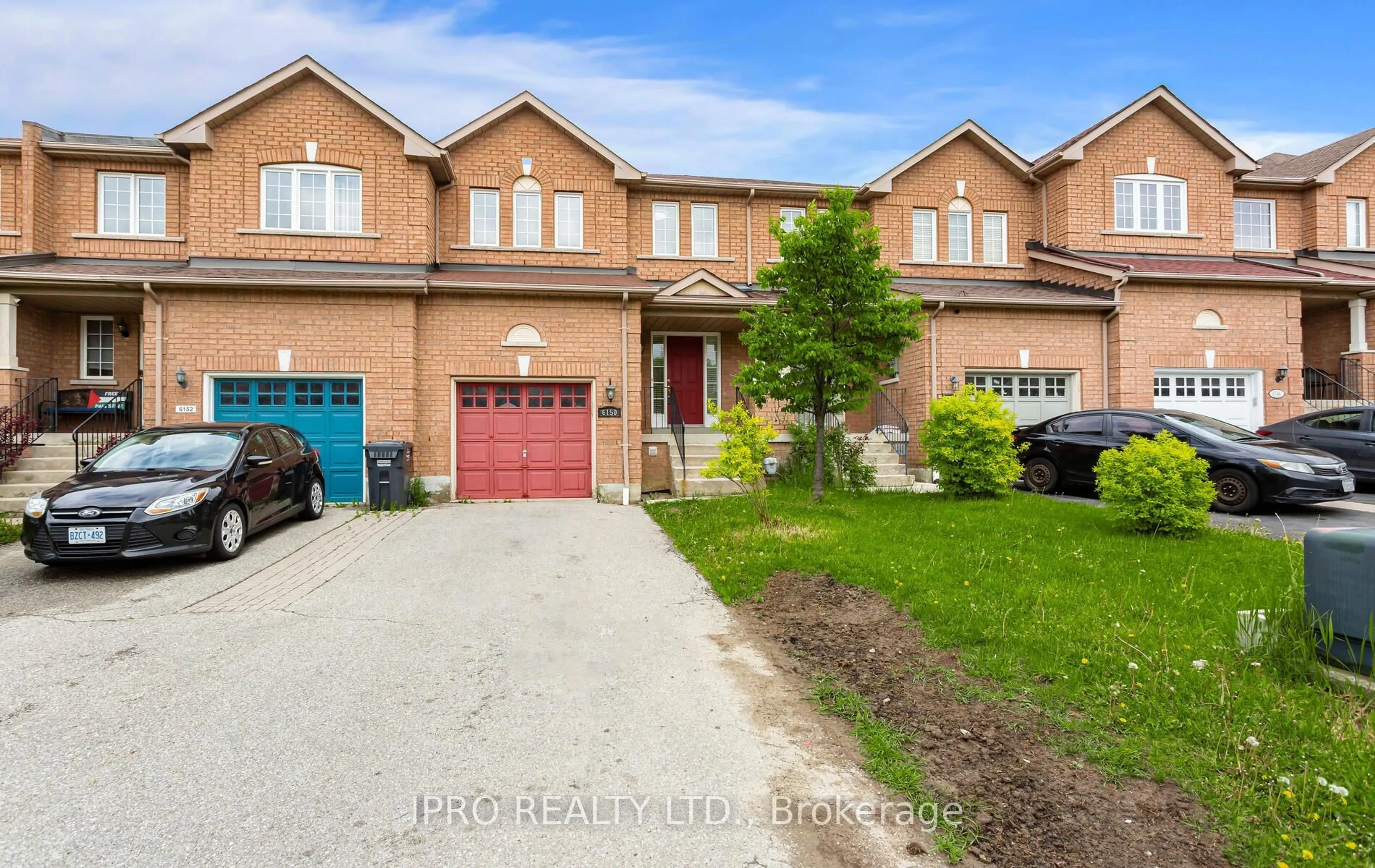 Home with brick exterior material, street for 6150 Windfleet Cres, Mississauga Ontario L5V 2Z6