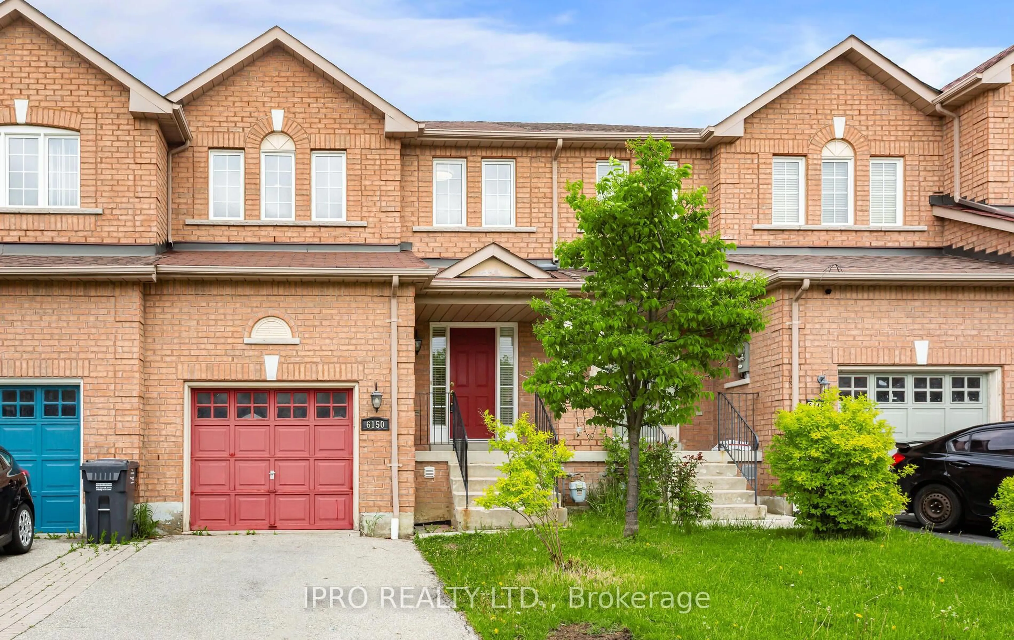 Home with brick exterior material, street for 6150 Windfleet Cres, Mississauga Ontario L5V 2Z6