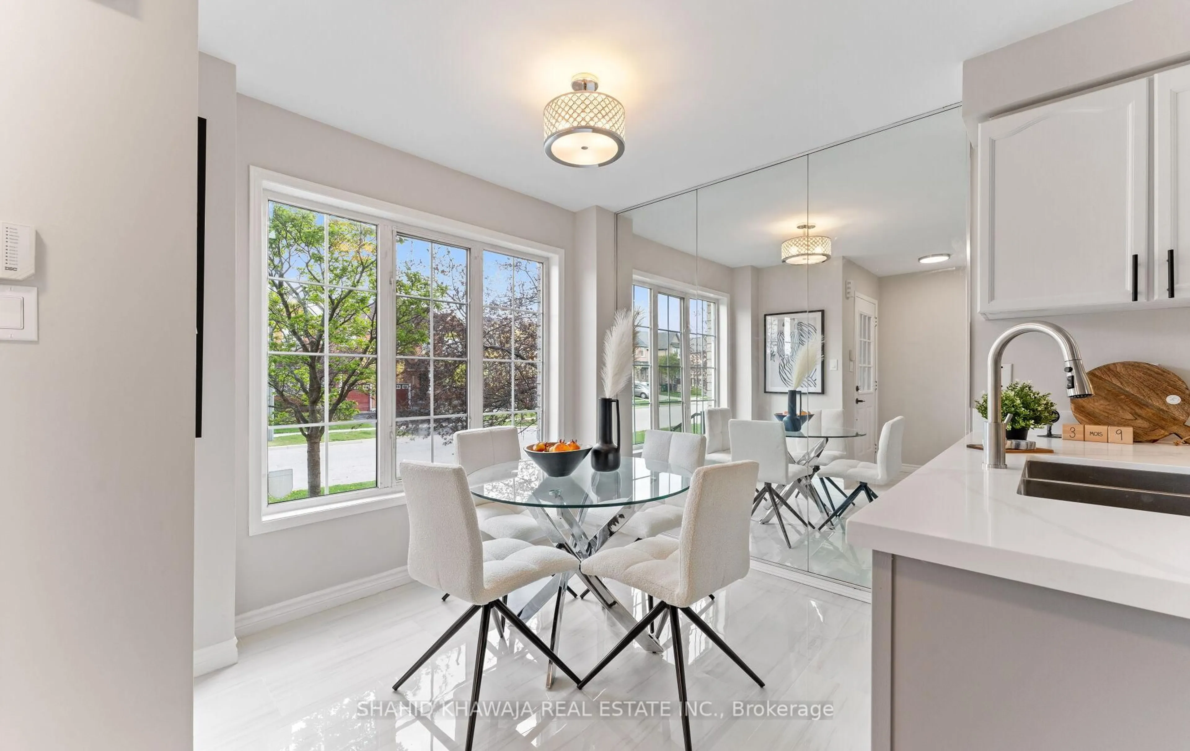 Unknown for 3055 Mcdowell Dr, Mississauga Ontario L5M 6J6