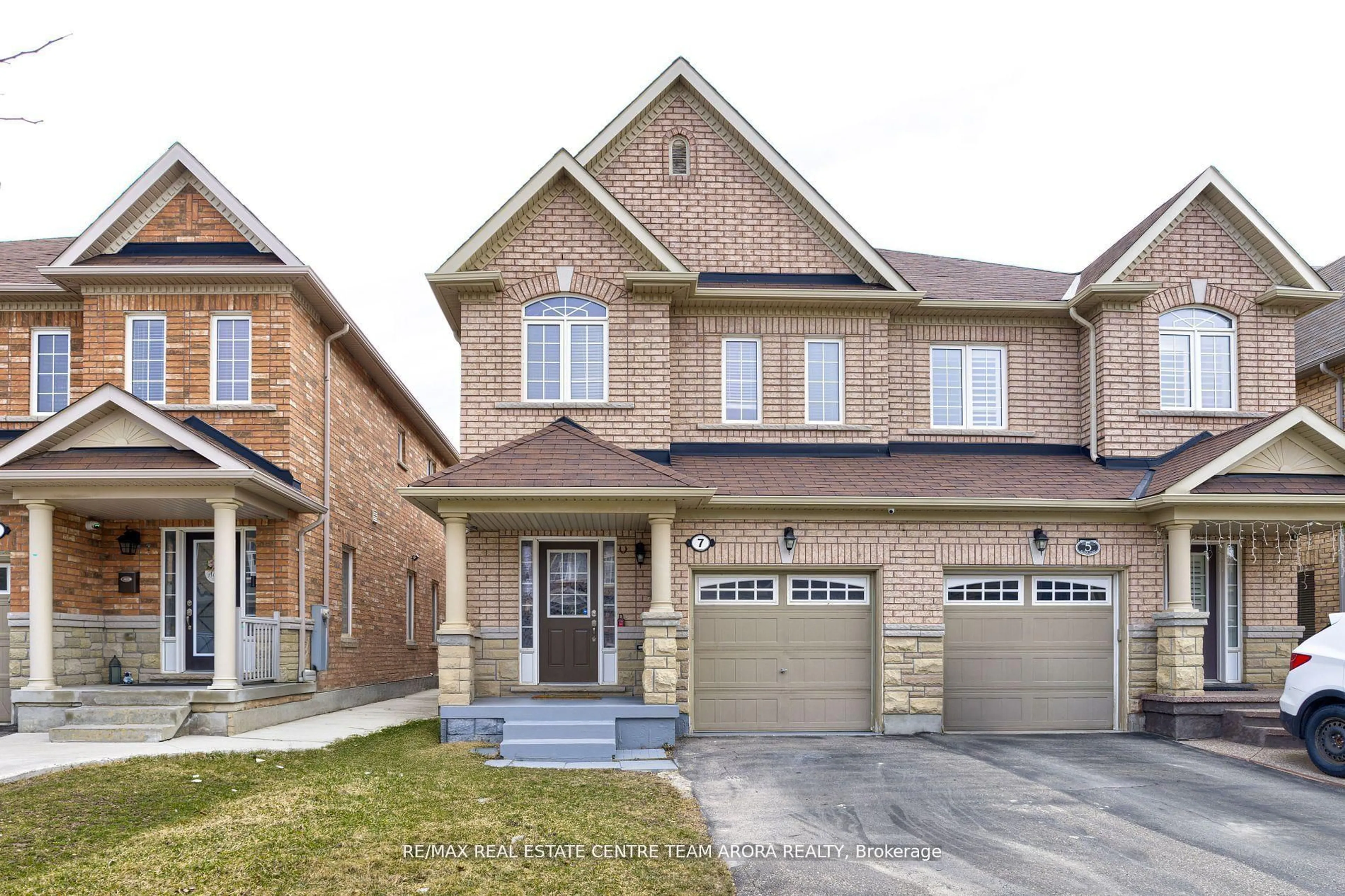 Home with brick exterior material, street for 7 Selsdon St, Brampton Ontario L6X 3E3