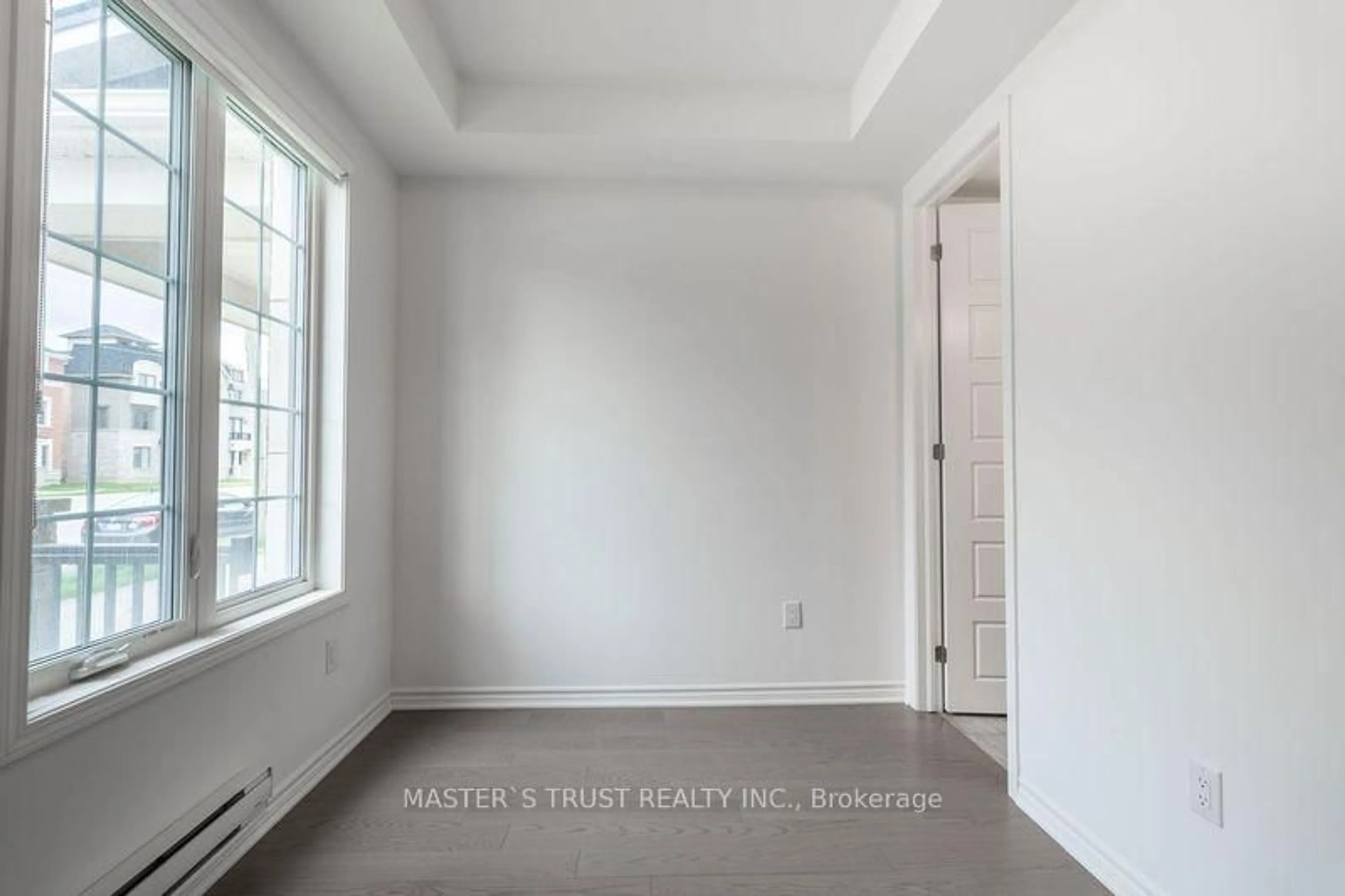 A pic of a room for 1369 William Halton Pkwy, Oakville Ontario L6M 5N9