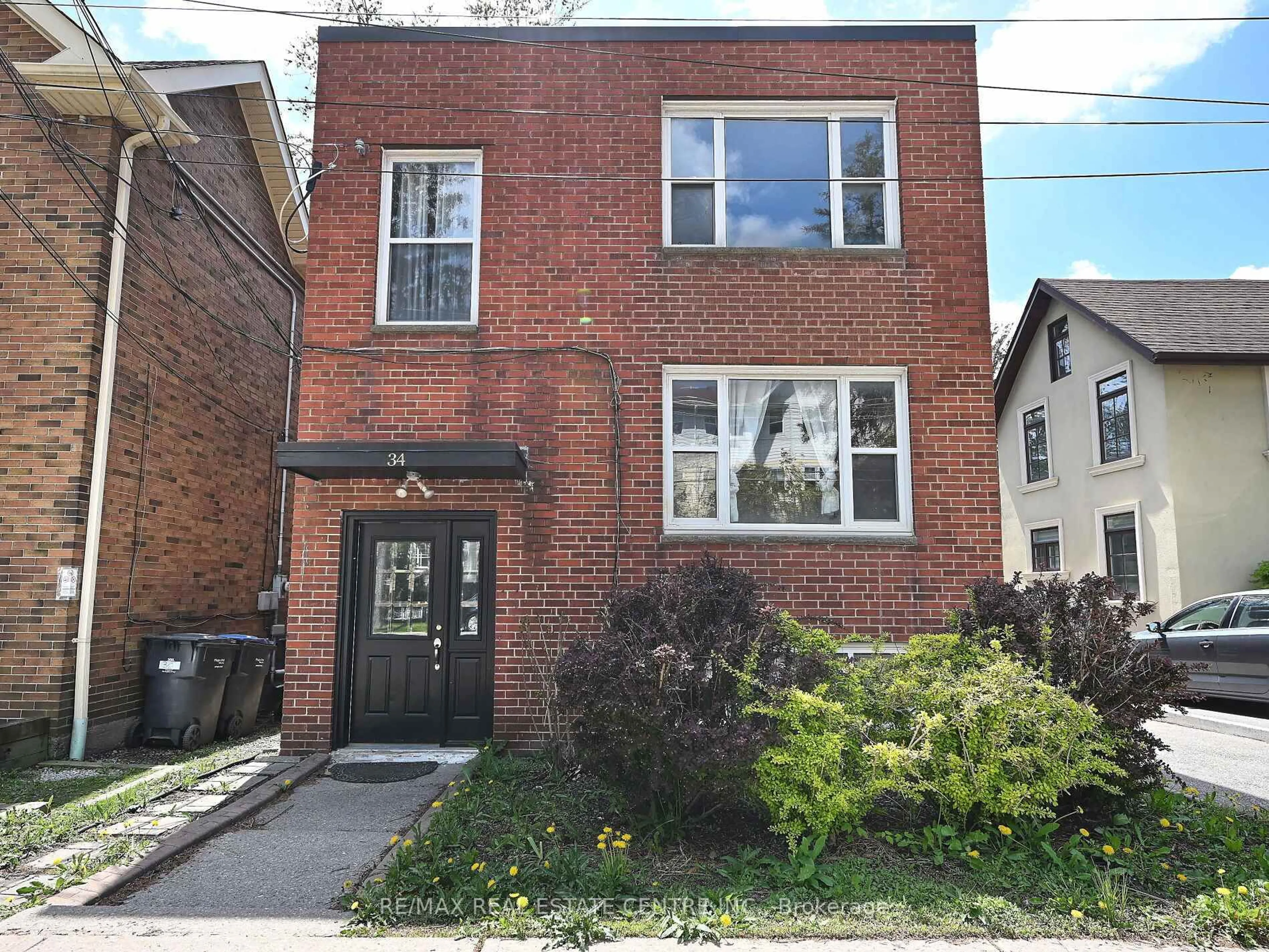 Home with brick exterior material, street for 34 Mississauga Rd, Mississauga Ontario L5H 2H6