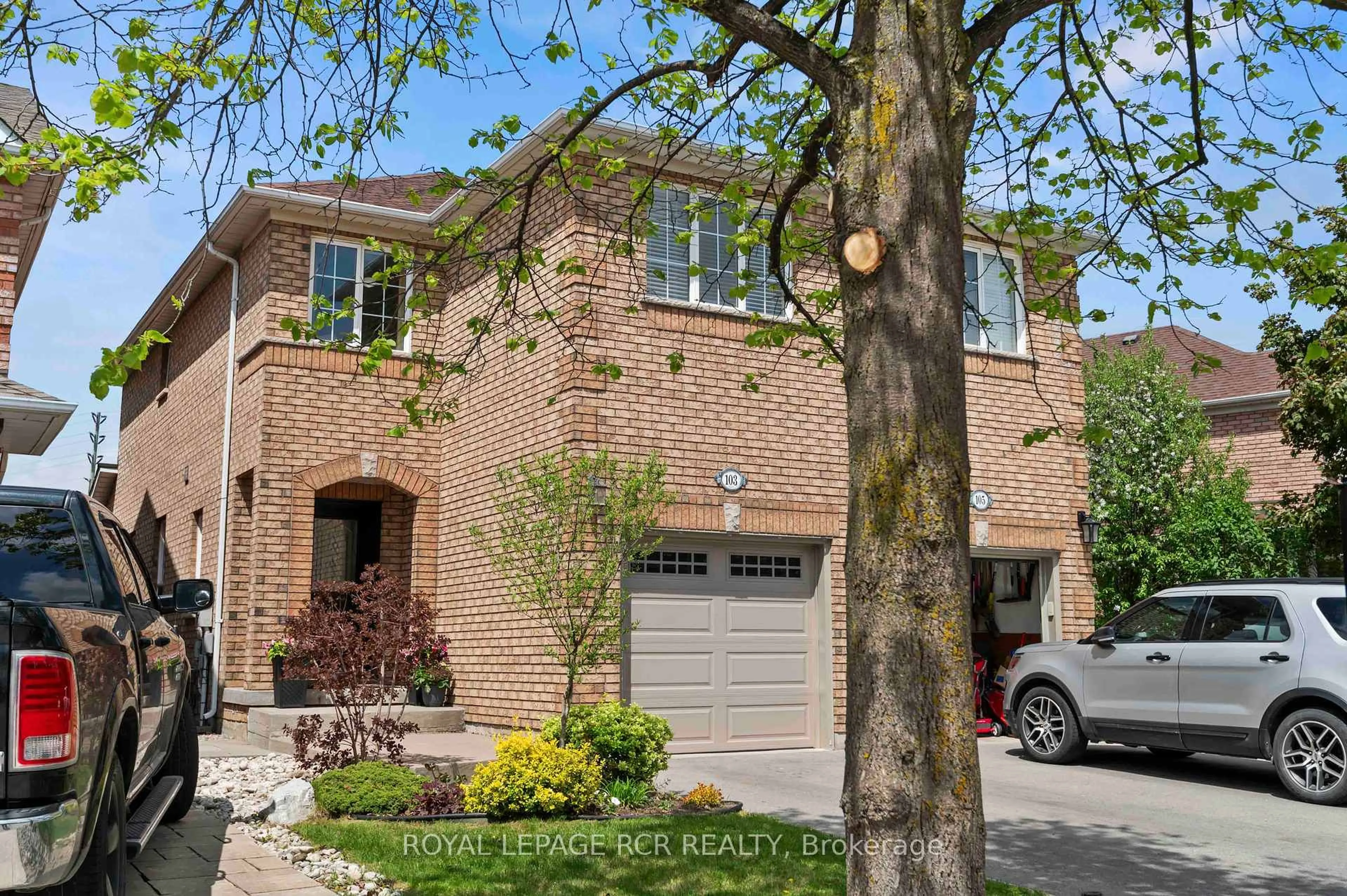 Home with brick exterior material, street for 103 Grapevine Rd, Caledon Ontario L7E 2M6