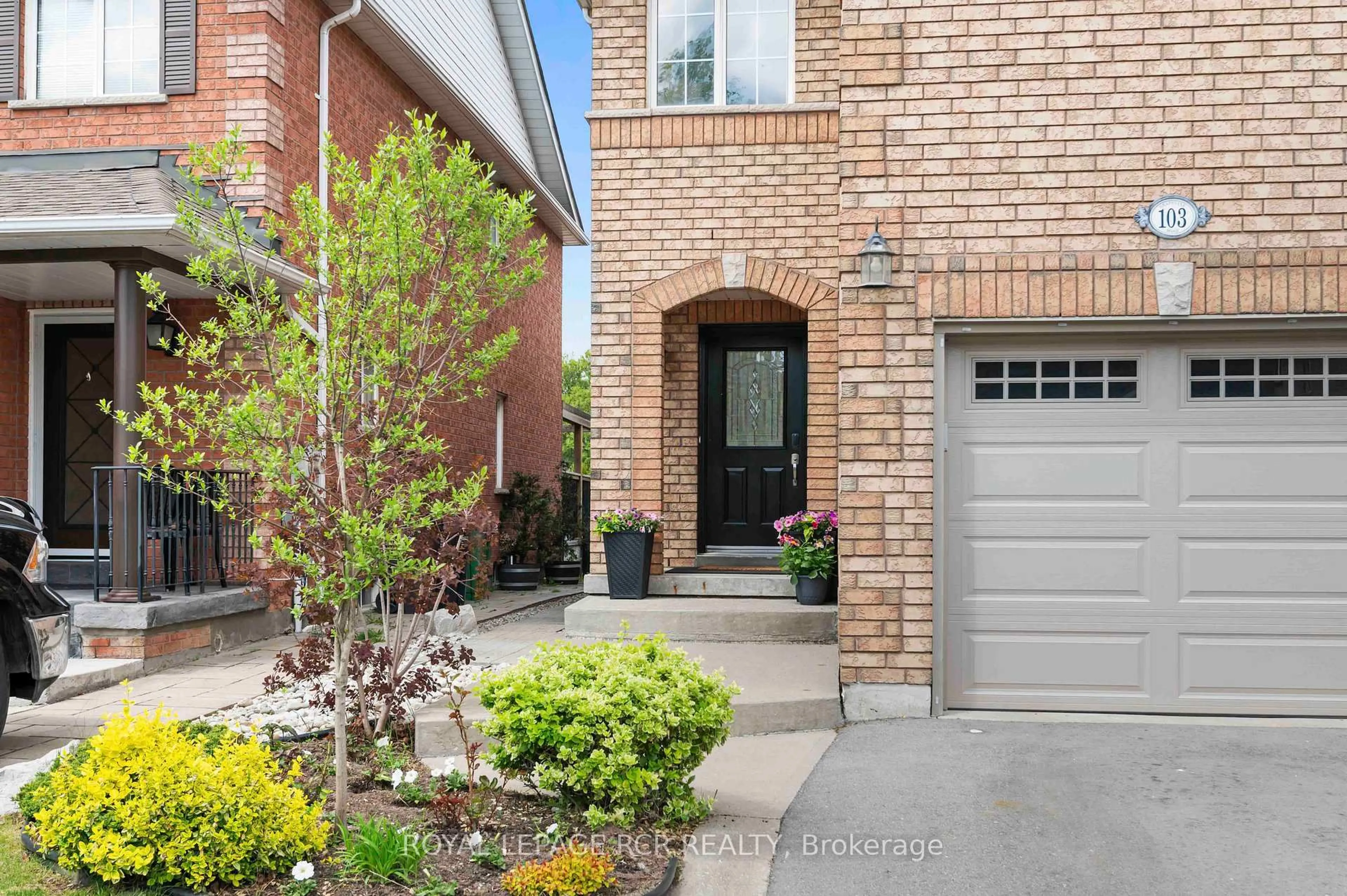 Home with brick exterior material, street for 103 Grapevine Rd, Caledon Ontario L7E 2M6