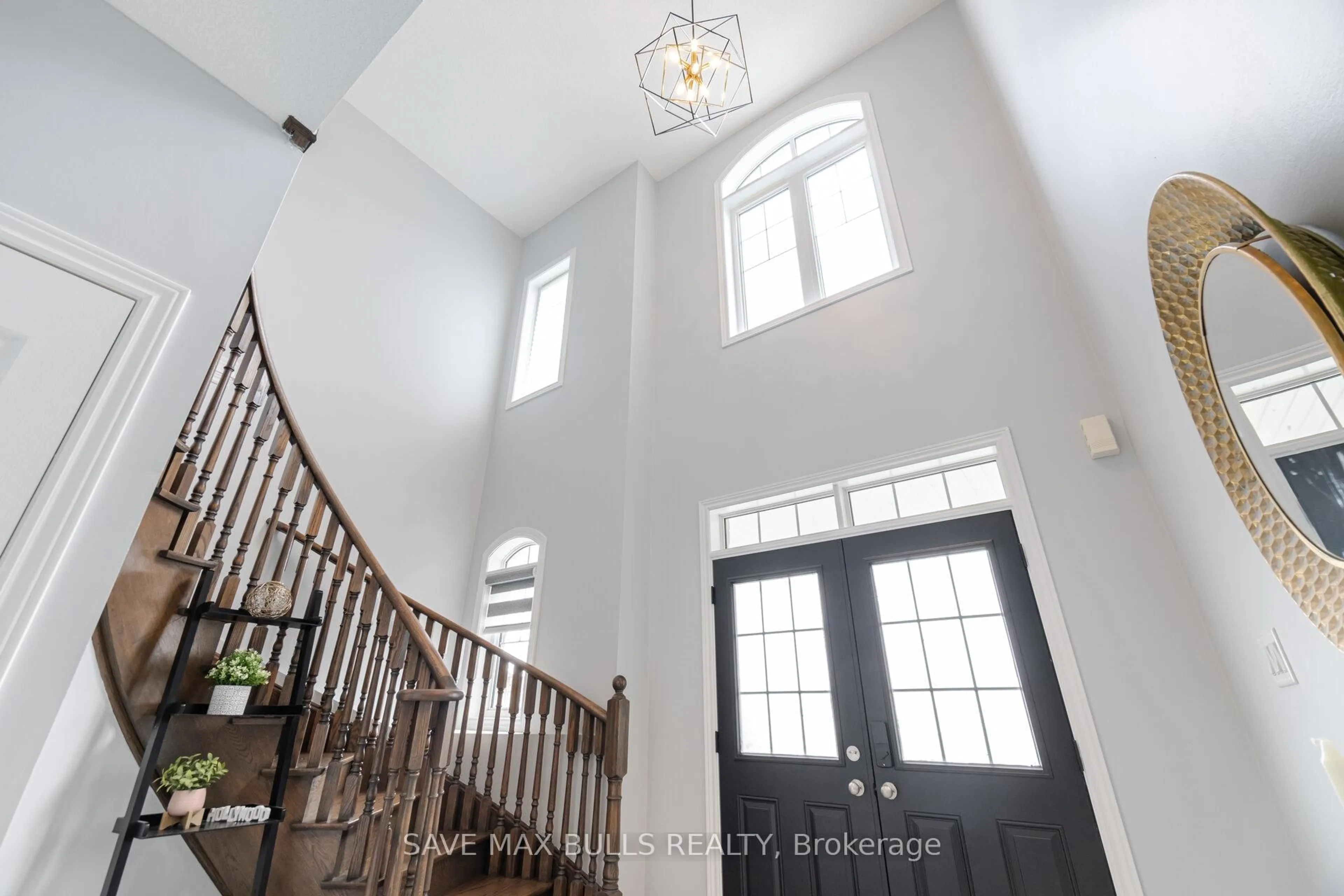 Indoor entryway for 84 Haverstock Cres, Brampton Ontario L7A 0G1