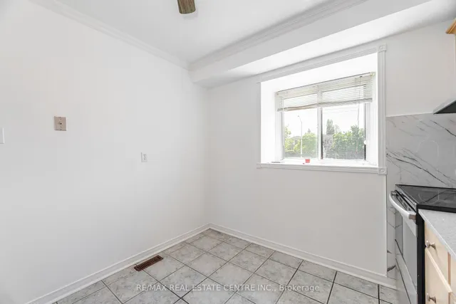 Additional property image - 122 Moregate Cres