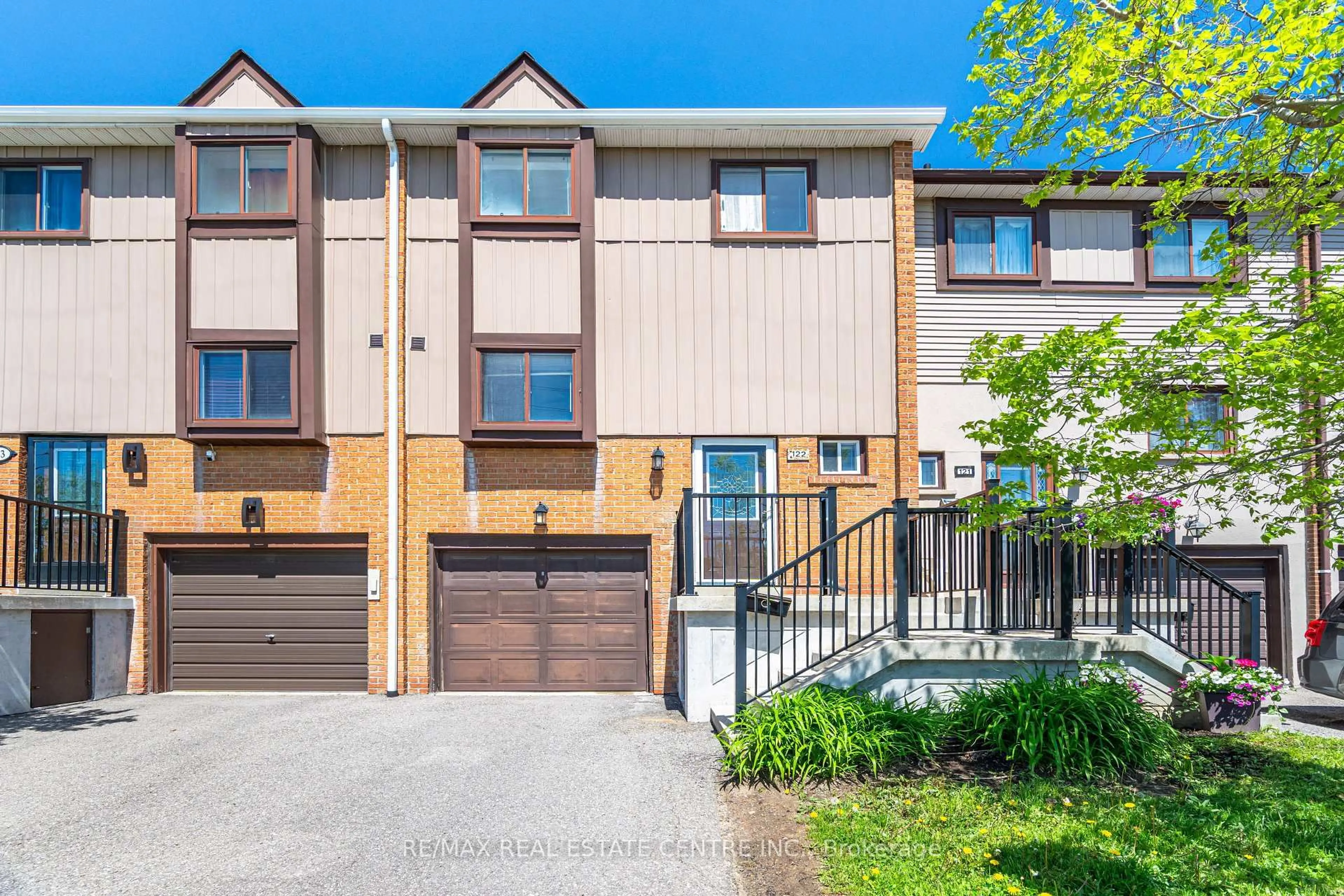 Unknown for 122 Moregate Cres, Brampton Ontario L6S 3K9