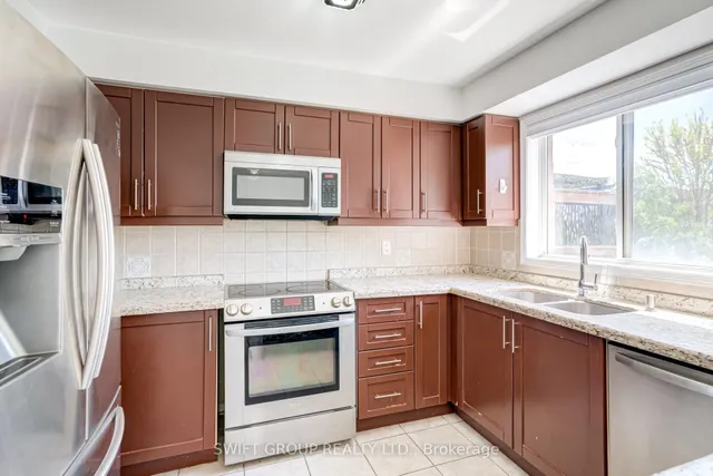 Additional property image - 2569 Gill Cres