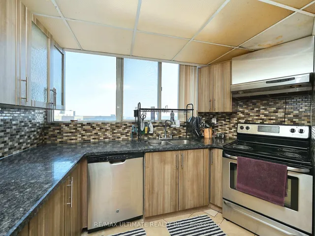 Additional property image - 3700 Kaneff Cres Unit 2101