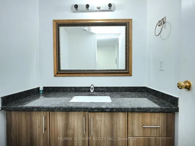Additional property image - 3700 Kaneff Cres Unit 2101