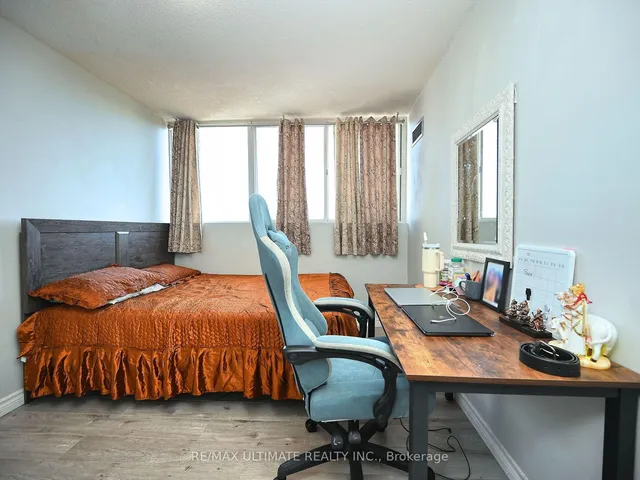 Additional property image - 3700 Kaneff Cres Unit 2101