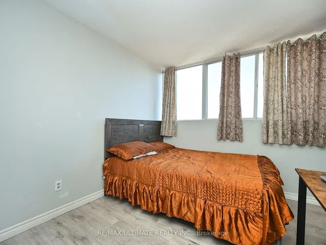 Additional property image - 3700 Kaneff Cres Unit 2101