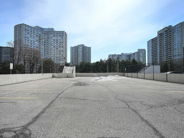 Additional property image - 3700 Kaneff Cres Unit 2101