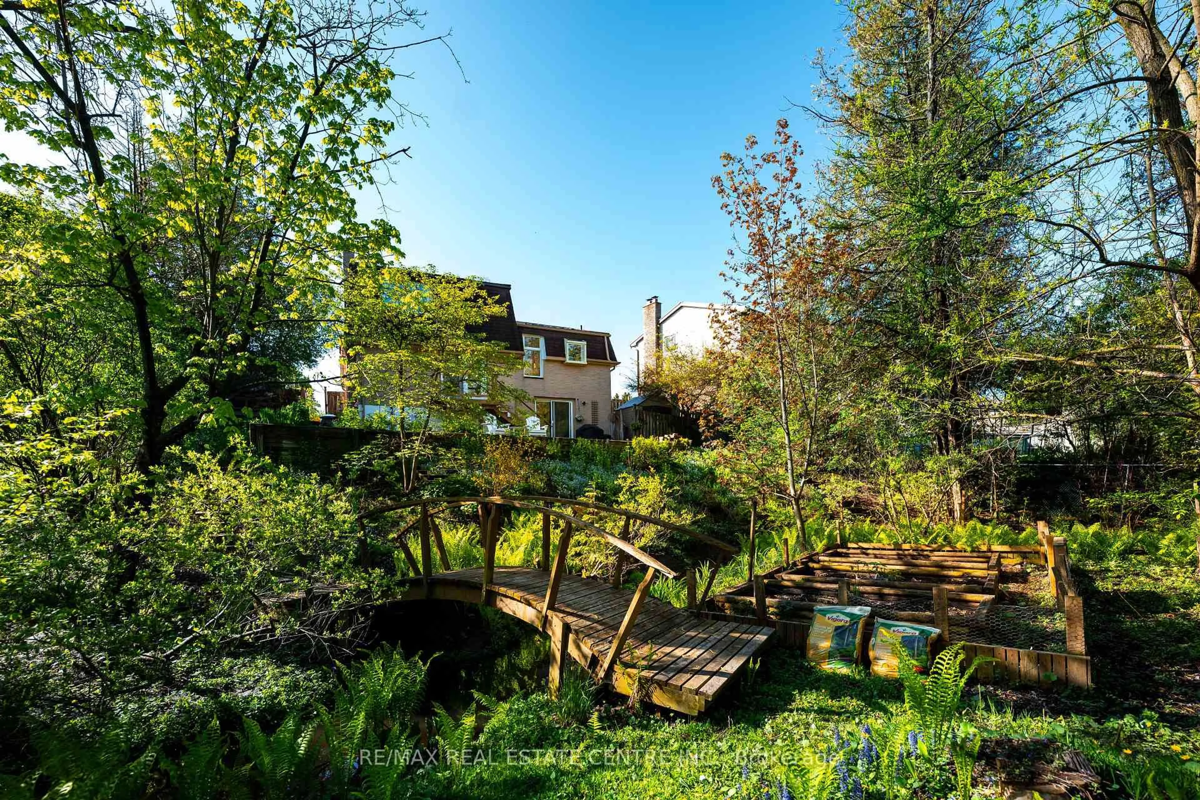 Patio, forest/trees view for 43 Brenda Blvd, Orangeville Ontario L9W 3L3