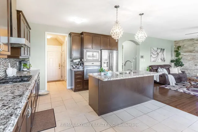 Additional property image - 20 Miracle Tr