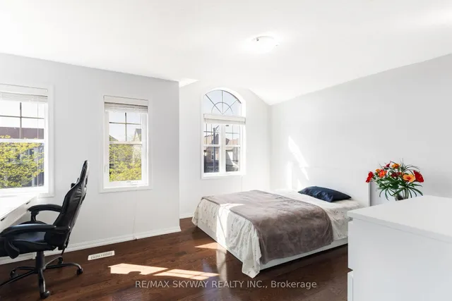 Additional property image - 20 Miracle Tr