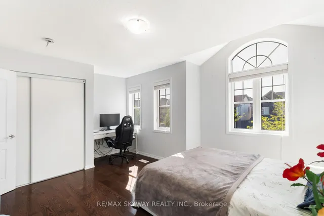 Additional property image - 20 Miracle Tr