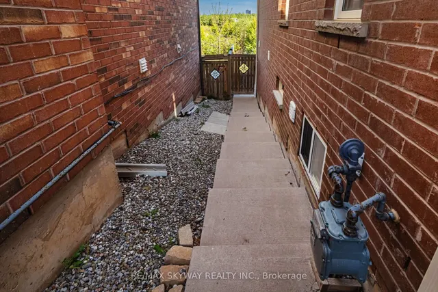 Additional property image - 20 Miracle Tr