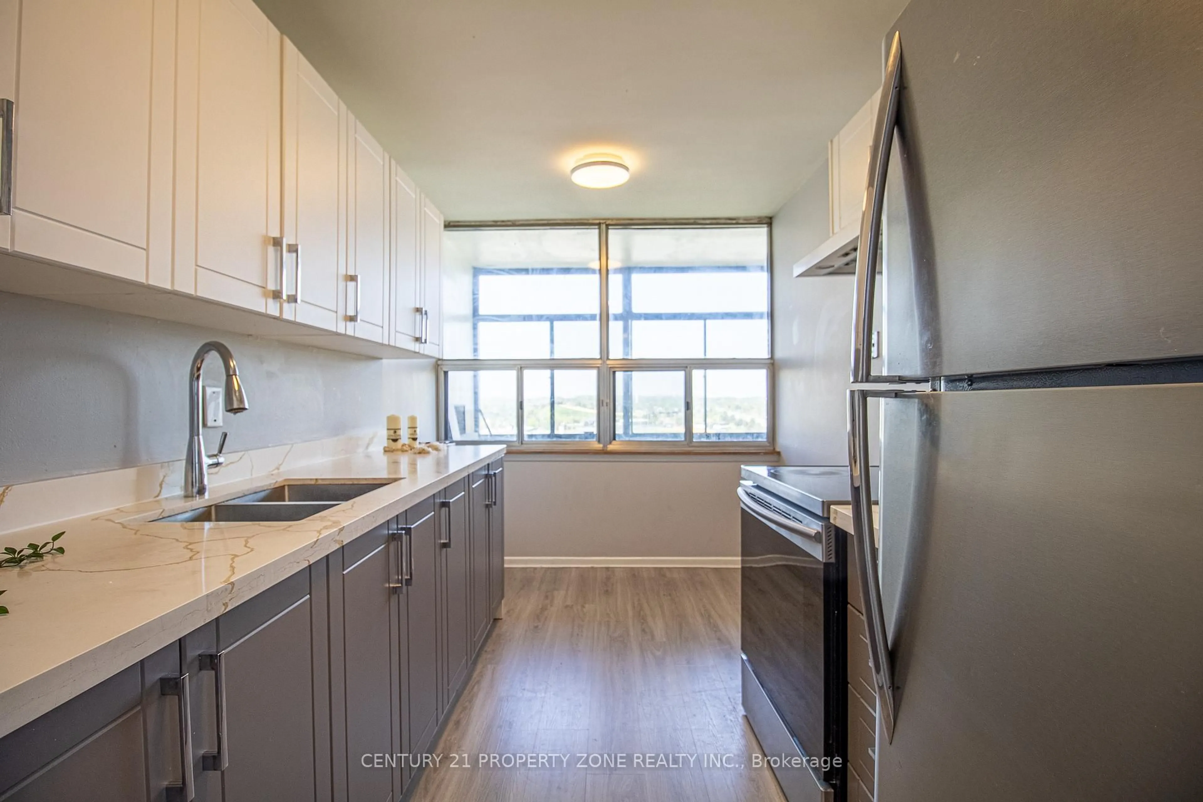 Standard kitchen, unknown for 25 Kensington Rd #1612, Brampton Ontario L6T 3W8