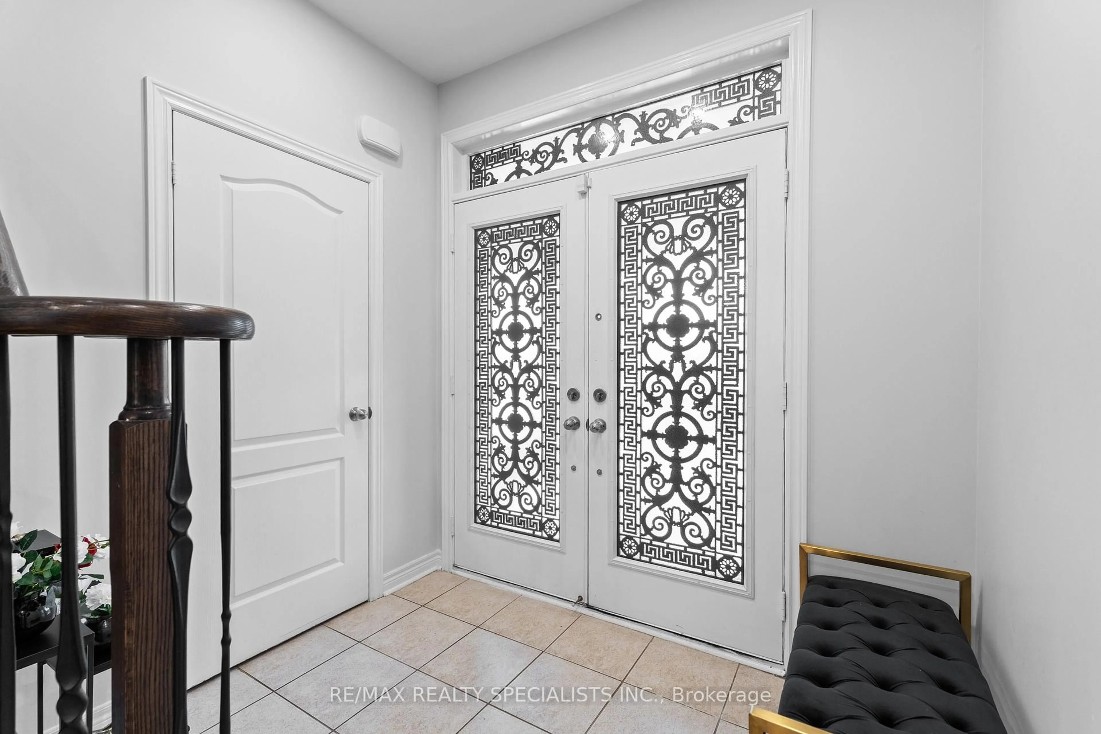 Indoor entryway for 3 Gosling St, Brampton Ontario L6A 1E2