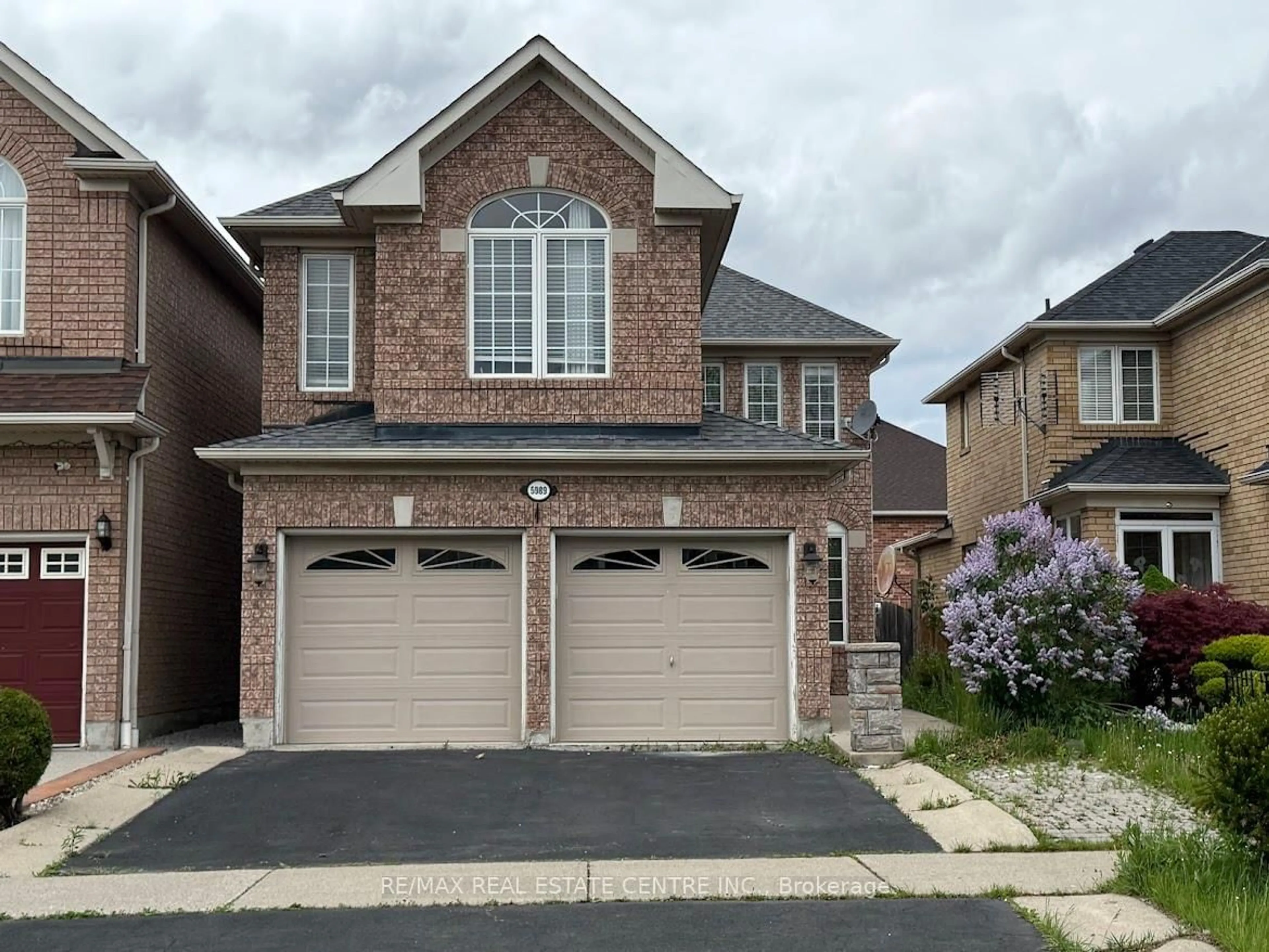 Home with brick exterior material, street for 5989 Sidmouth St, Mississauga Ontario L5V 2Z5
