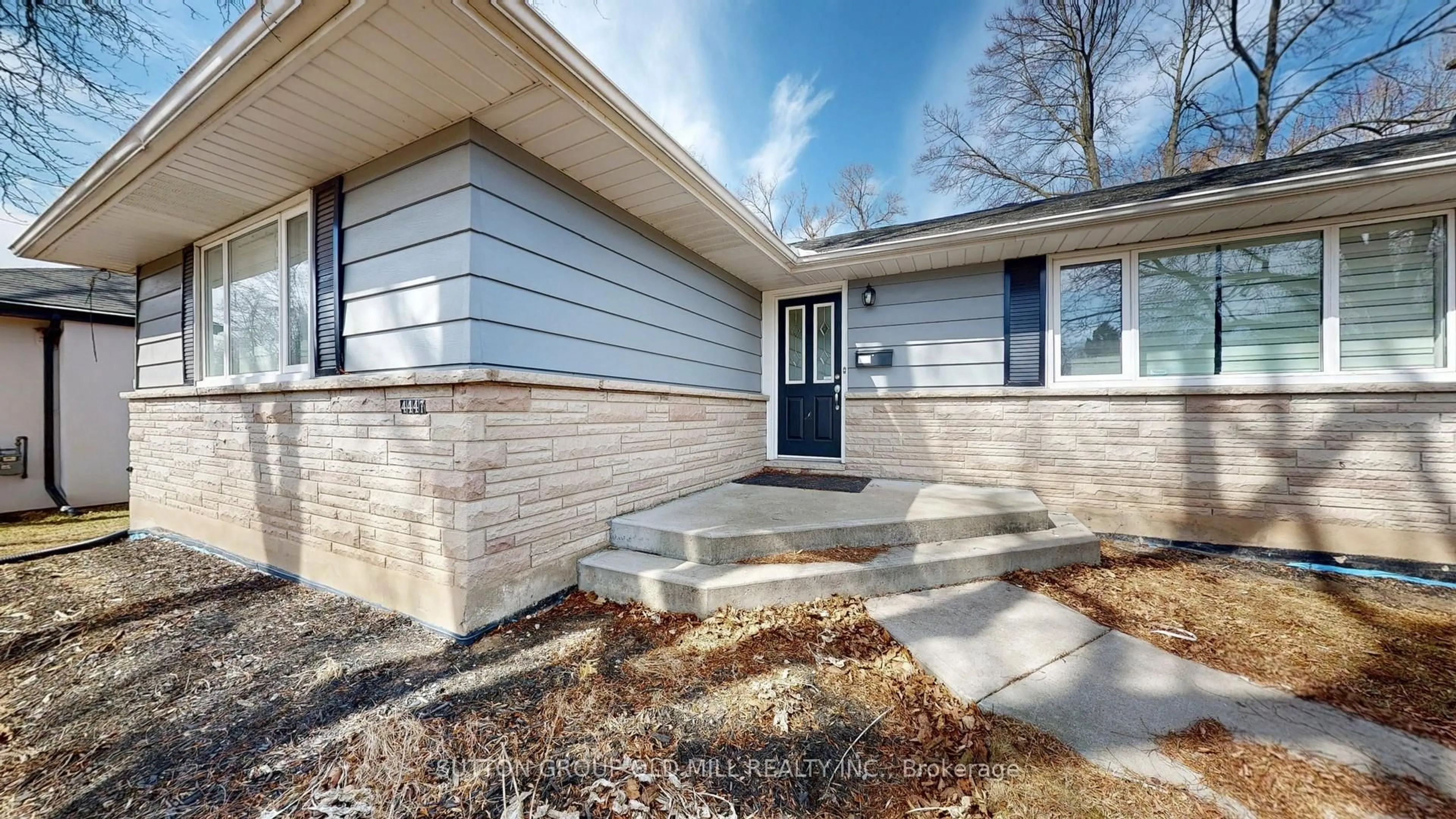 Home with brick exterior material, street for 4447 Spruce Ave, Burlington Ontario L7L 1M3