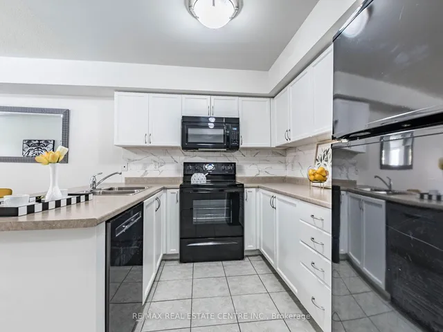 Additional property image - 2460 Post Rd Unit 3