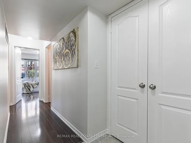 Additional property image - 2460 Post Rd Unit 3