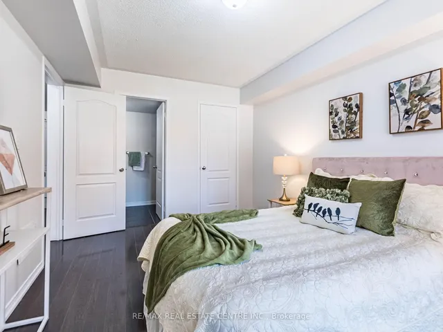 Additional property image - 2460 Post Rd Unit 3