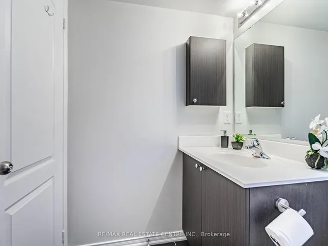 Additional property image - 2460 Post Rd Unit 3