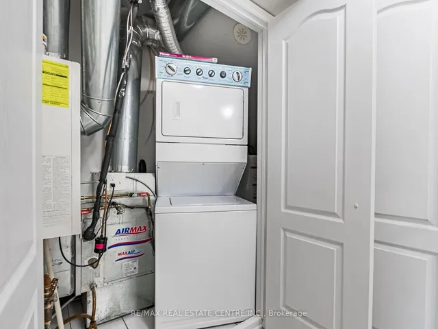 Additional property image - 2460 Post Rd Unit 3
