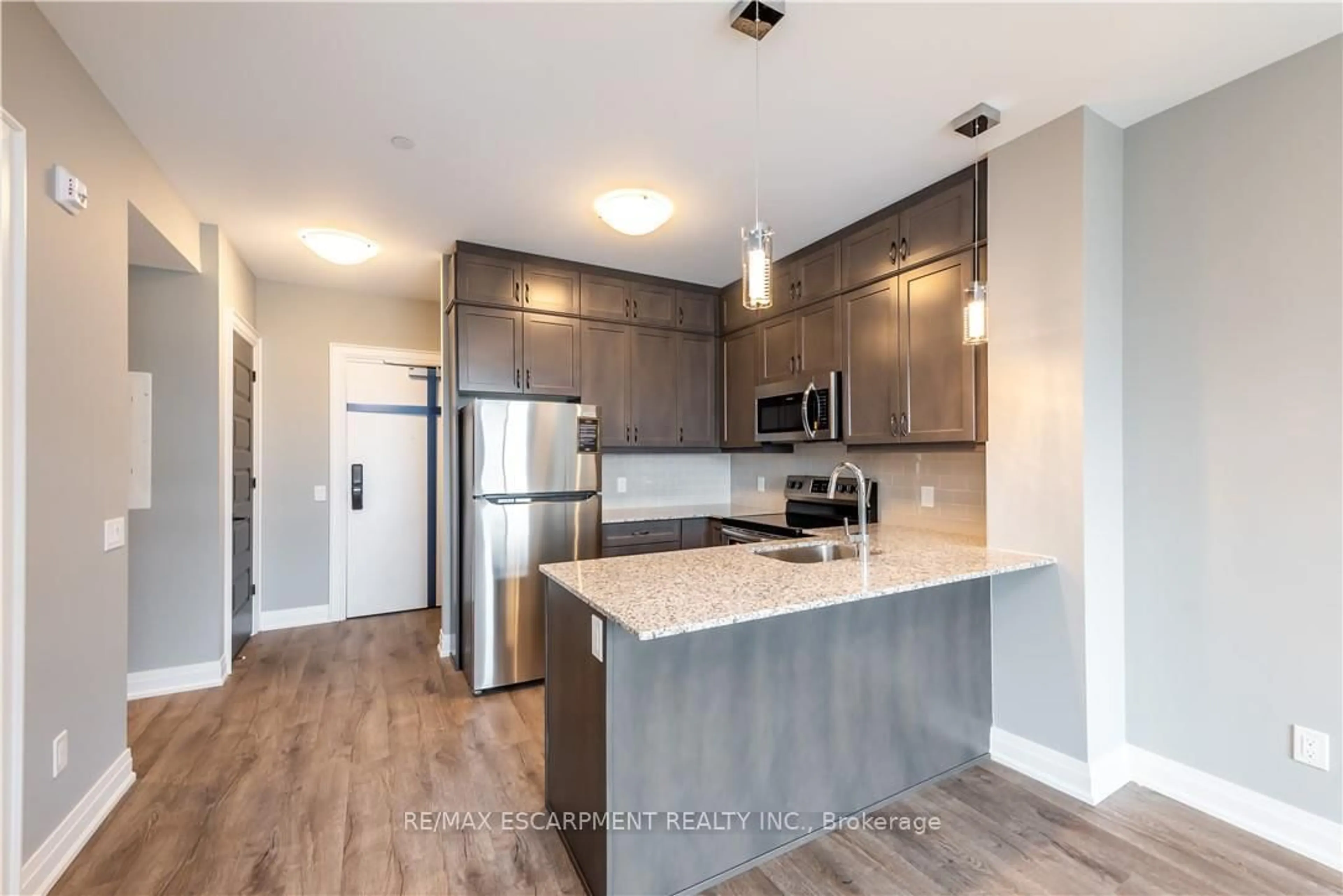 Open concept kitchen, unknown for 50 KAITTING Tr #303, Oakville Ontario L6M 5N3