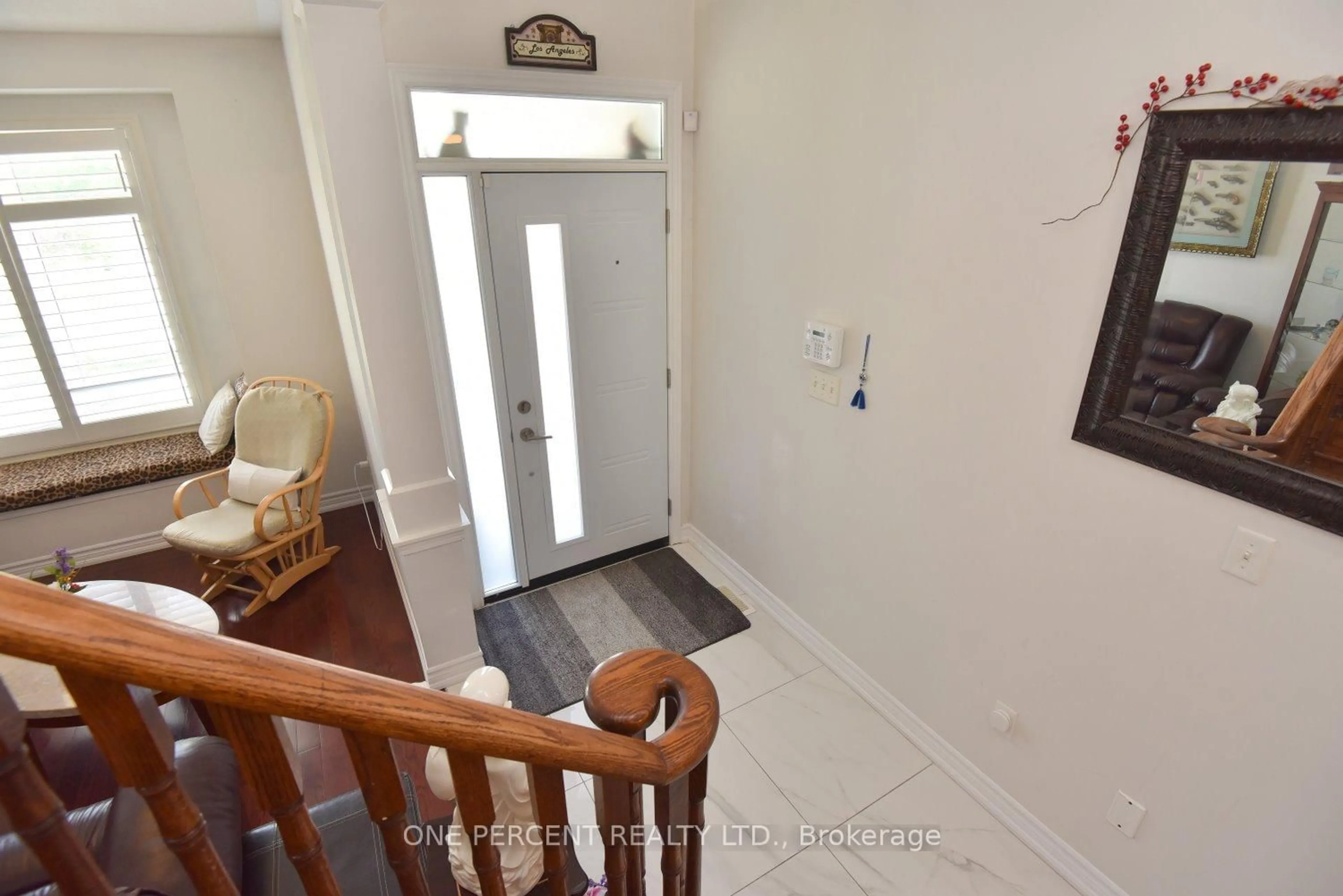 Indoor entryway for 4679 Mcleod Rd, Burlington Ontario L7M 0K6