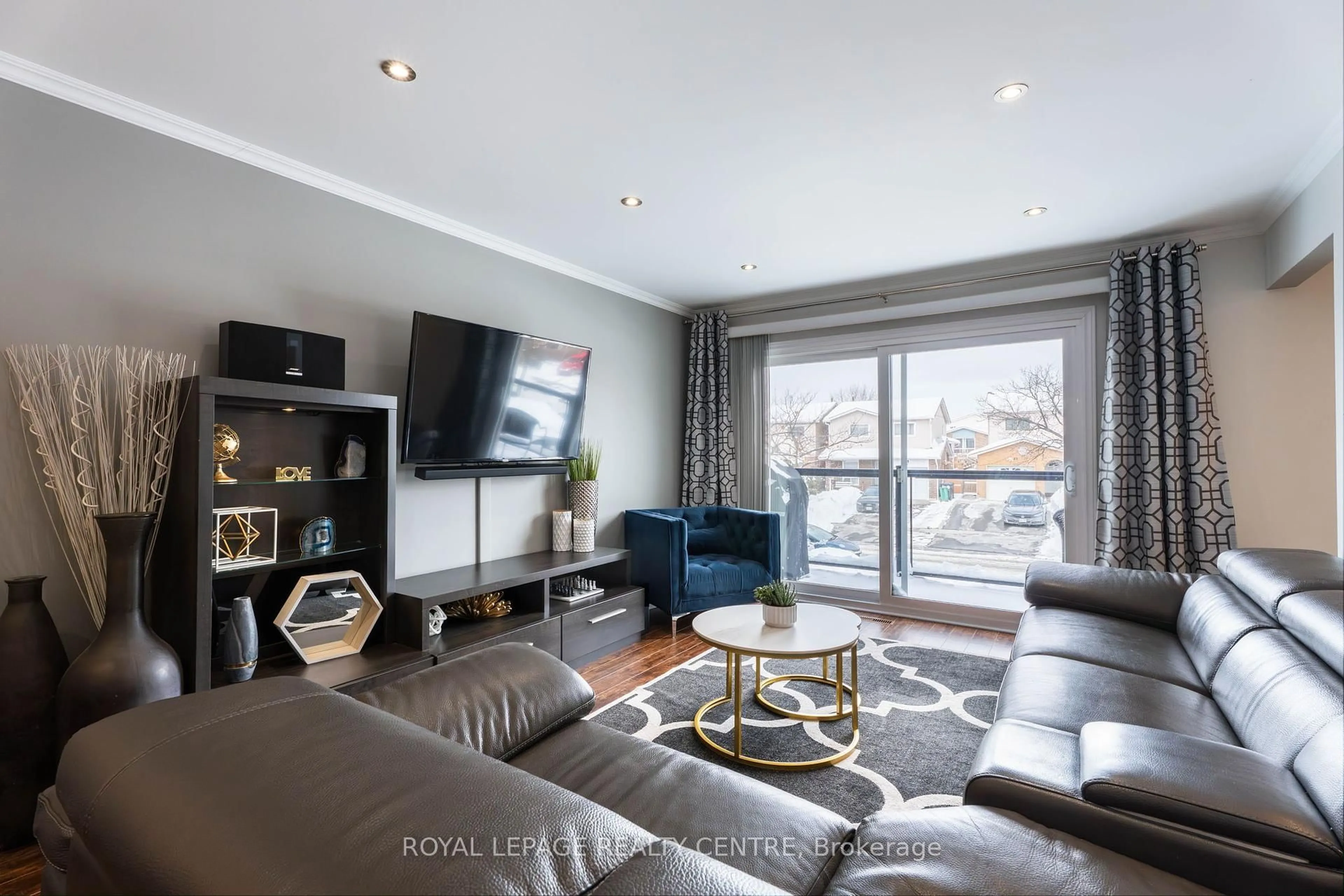 Living room with furniture, unknown for 110 Simmons Blvd, Brampton Ontario L6V 3V6