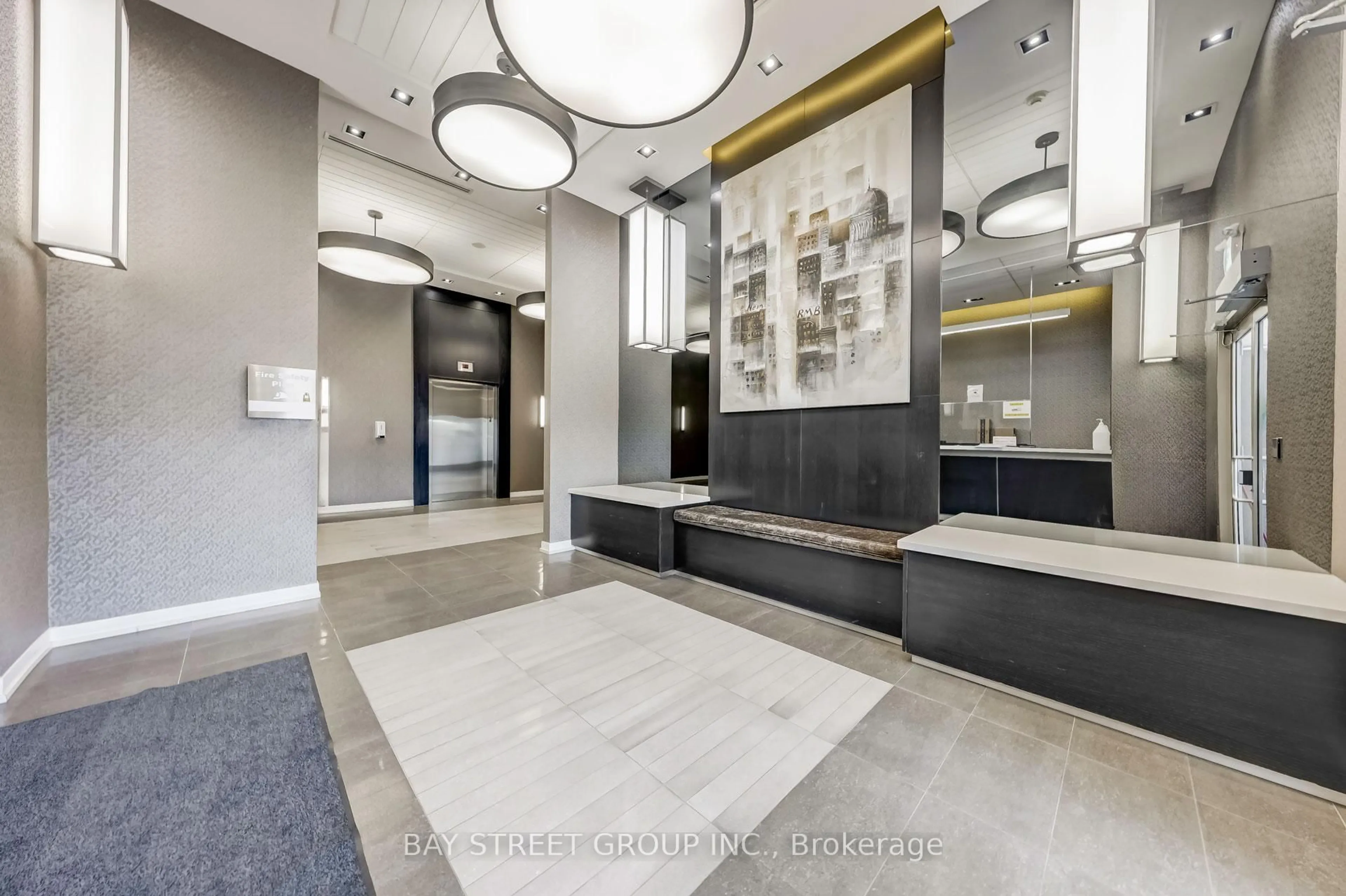 Unknown for 5101 Dundas St #604, Toronto Ontario M9A 1C1