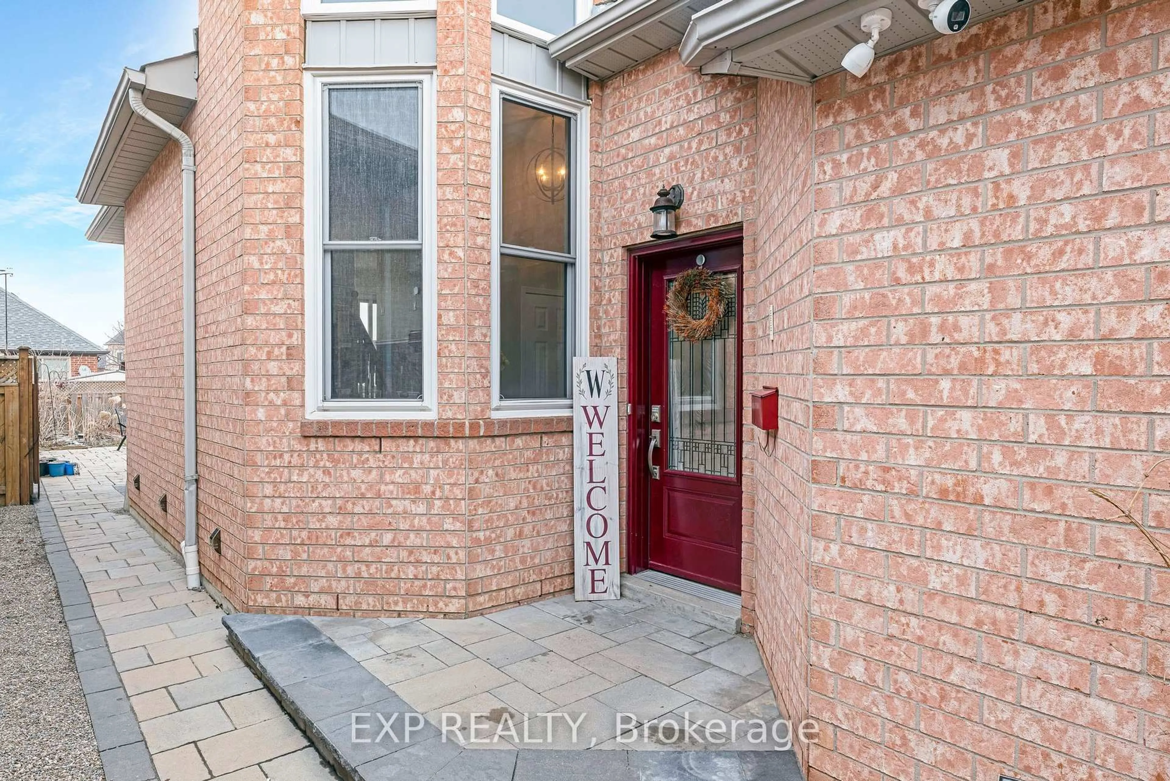 Indoor entryway for 19 Silkwood Cres, Brampton Ontario L6X 4L1