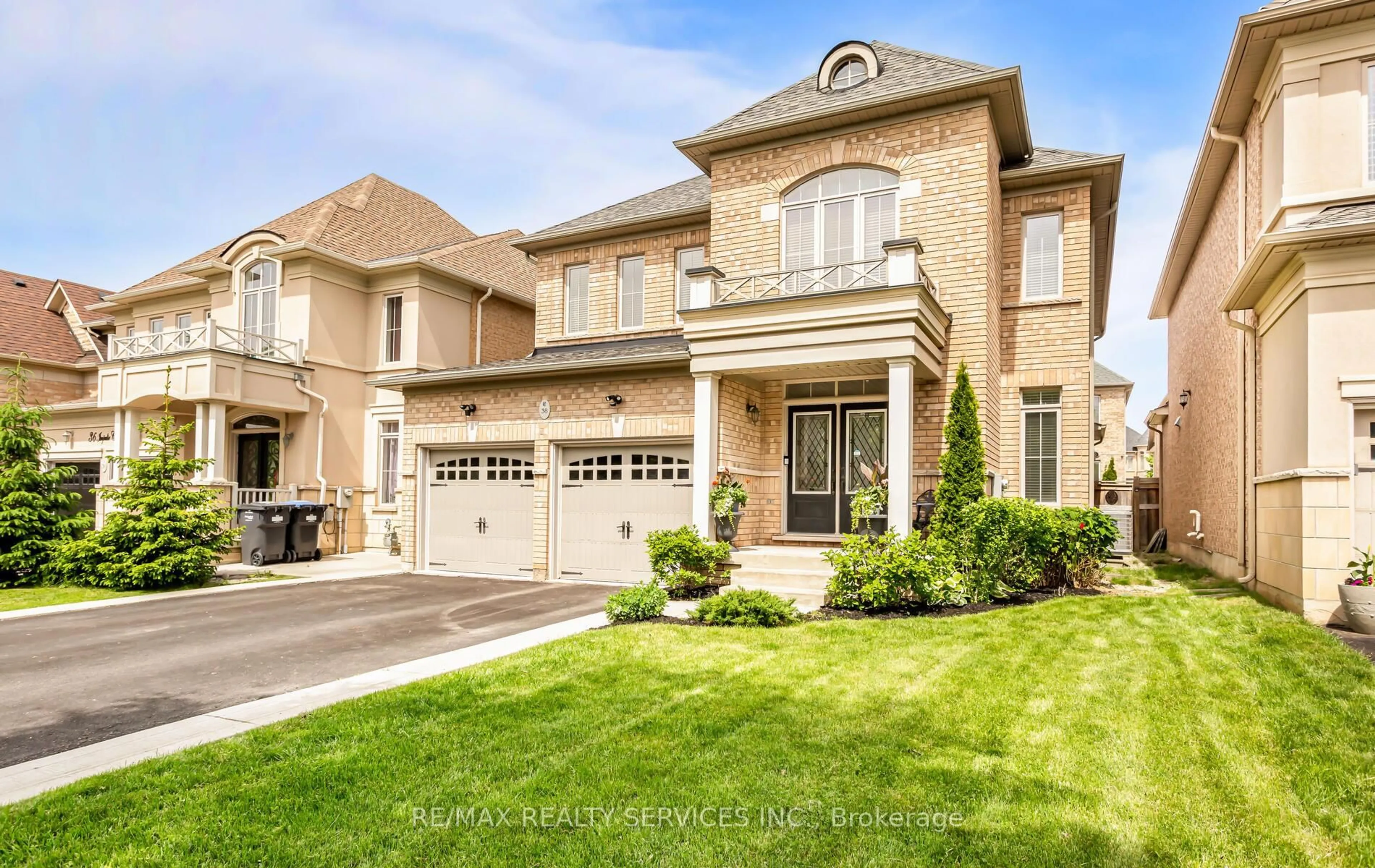 Home with brick exterior material, street for 38 Impulse Circ, Brampton Ontario L6X 0E3