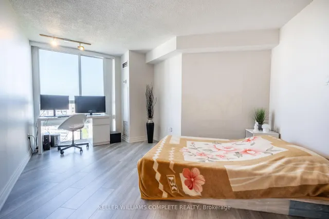 Additional property image - 3650 Kaneff Cres Unit 2302