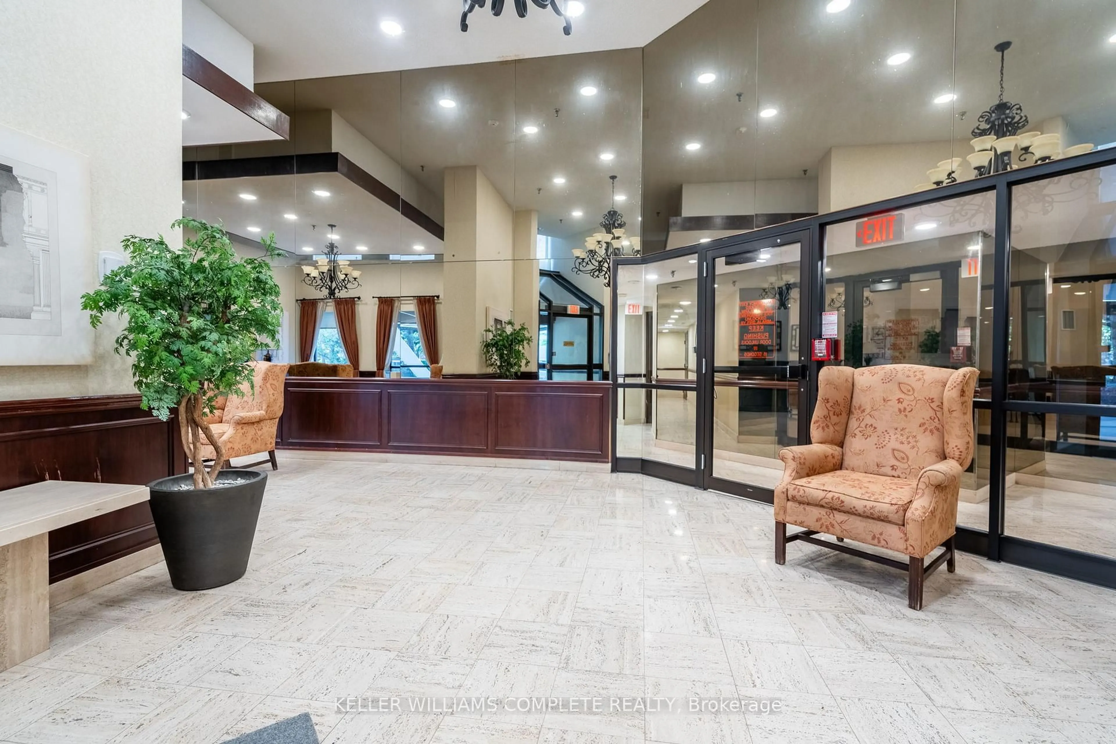 Lobby for 3650 Kaneff Cres #2302, Mississauga Ontario L5A 4A1