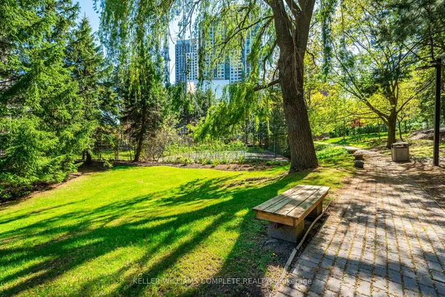Additional property image - 3650 Kaneff Cres Unit 2302