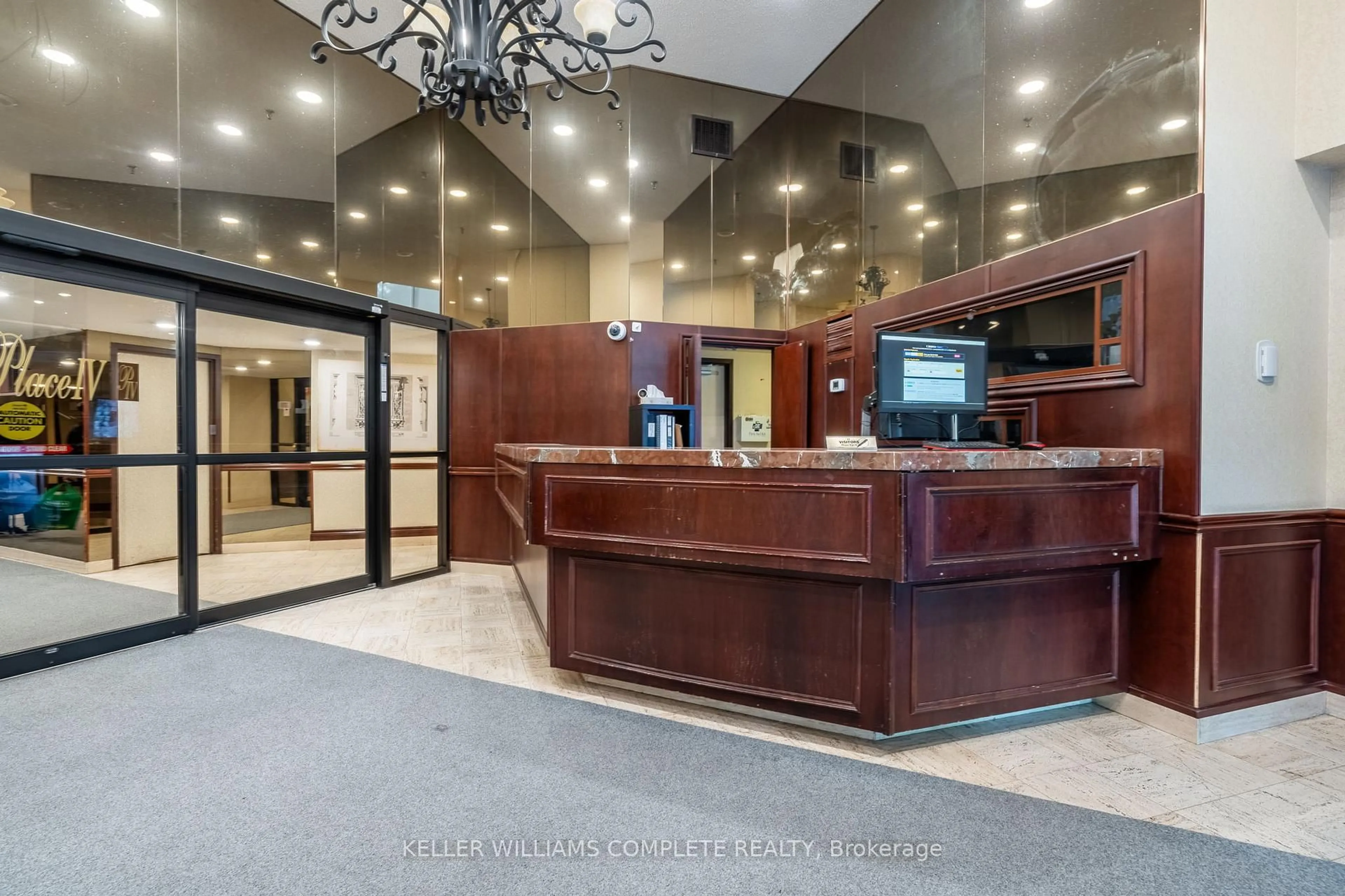 Lobby for 3650 Kaneff Cres #2302, Mississauga Ontario L5A 4A1