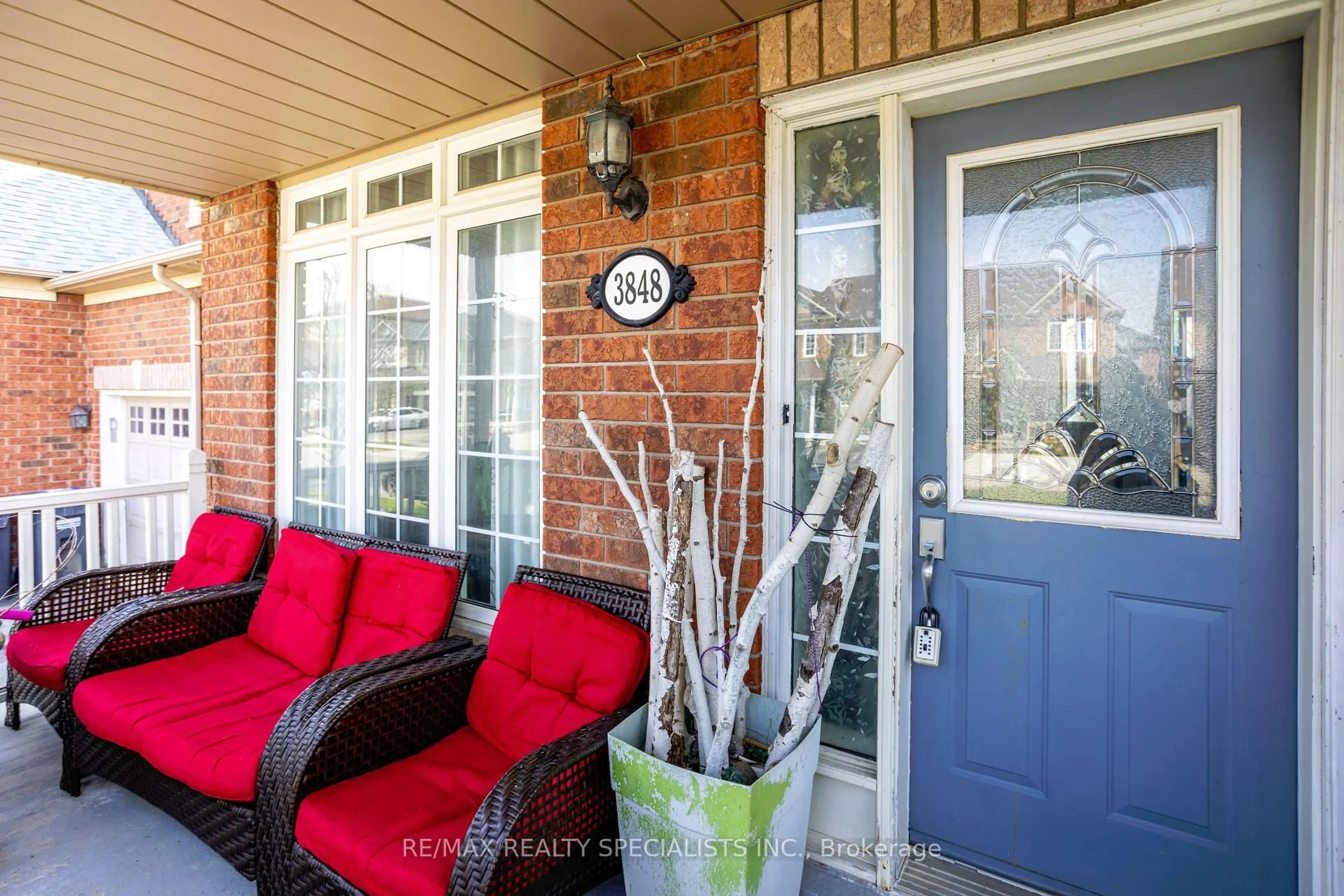 Indoor entryway for 3848 Barley Tr, Mississauga Ontario L5M 6N2