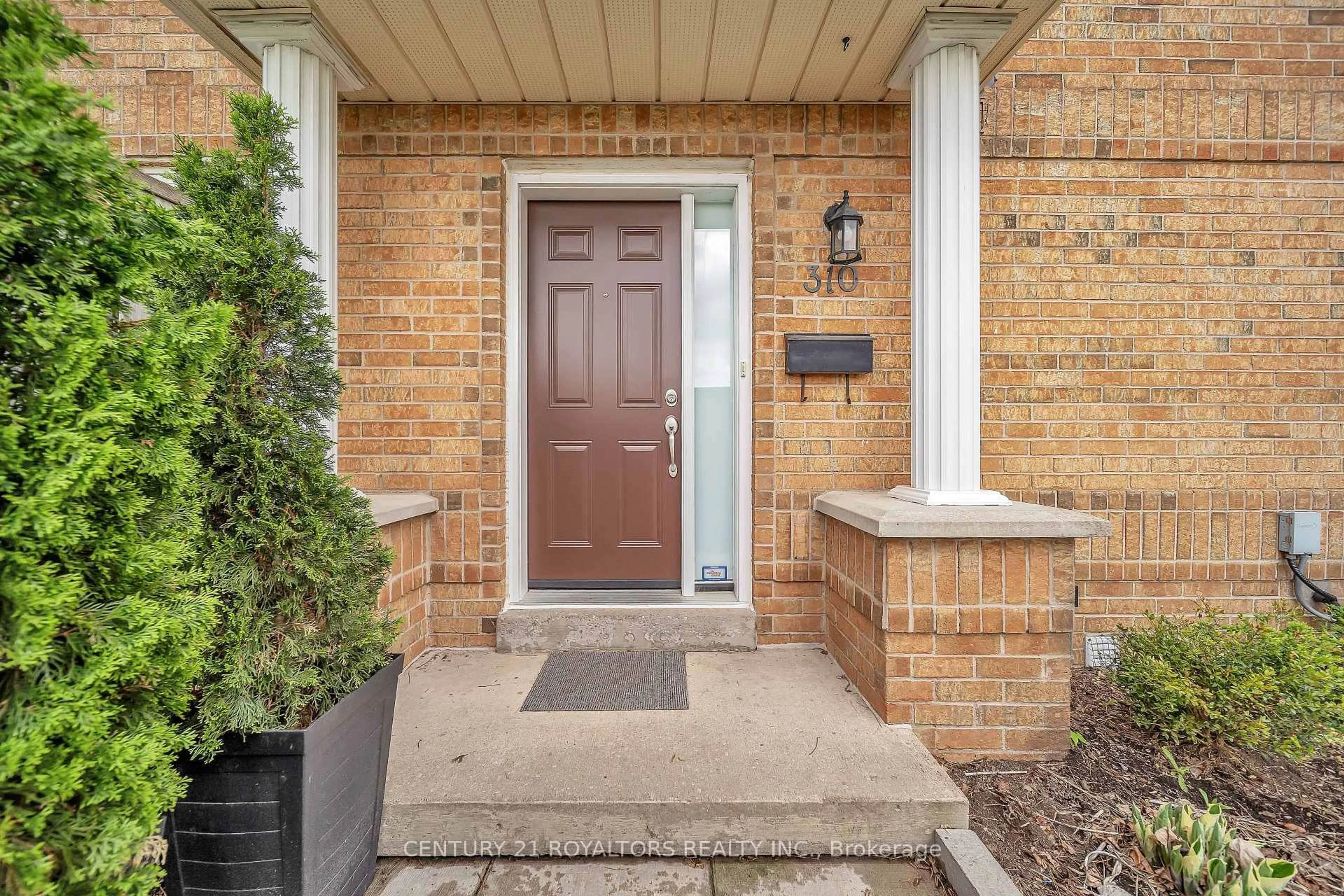 Indoor entryway for 60 Barondale Dr #310, Mississauga Ontario L4Z 3N8