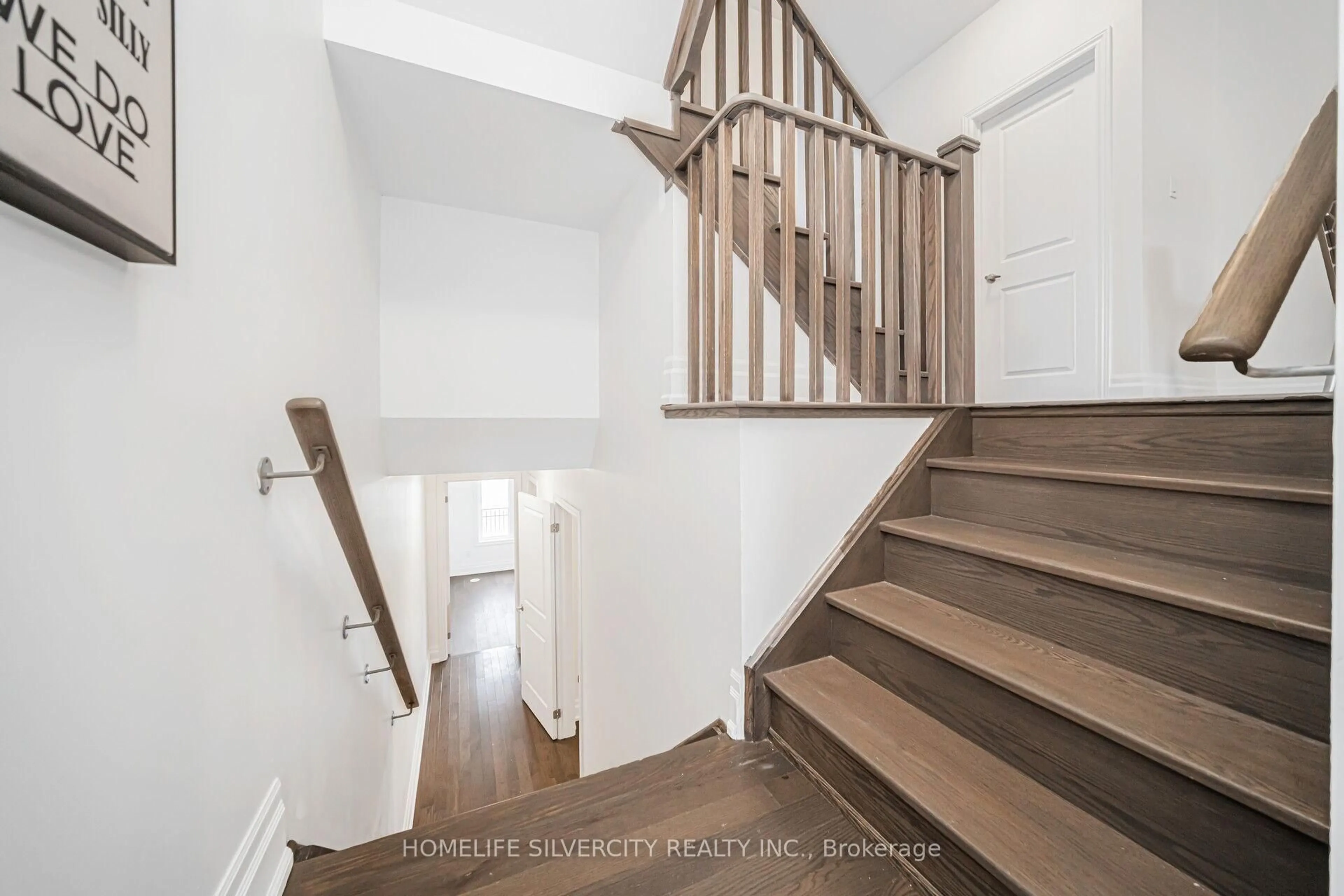 Stairs for 21 Gemma Pl, Brampton Ontario L6Z 0J5