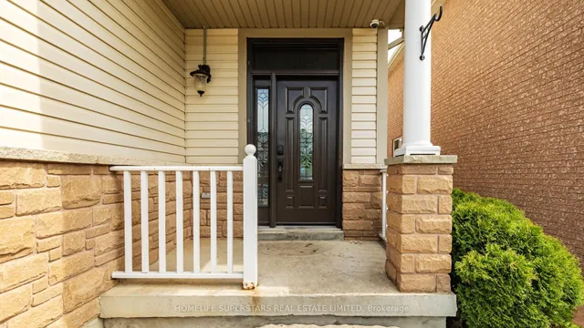 Additional property image - 10 bramoak Cres
