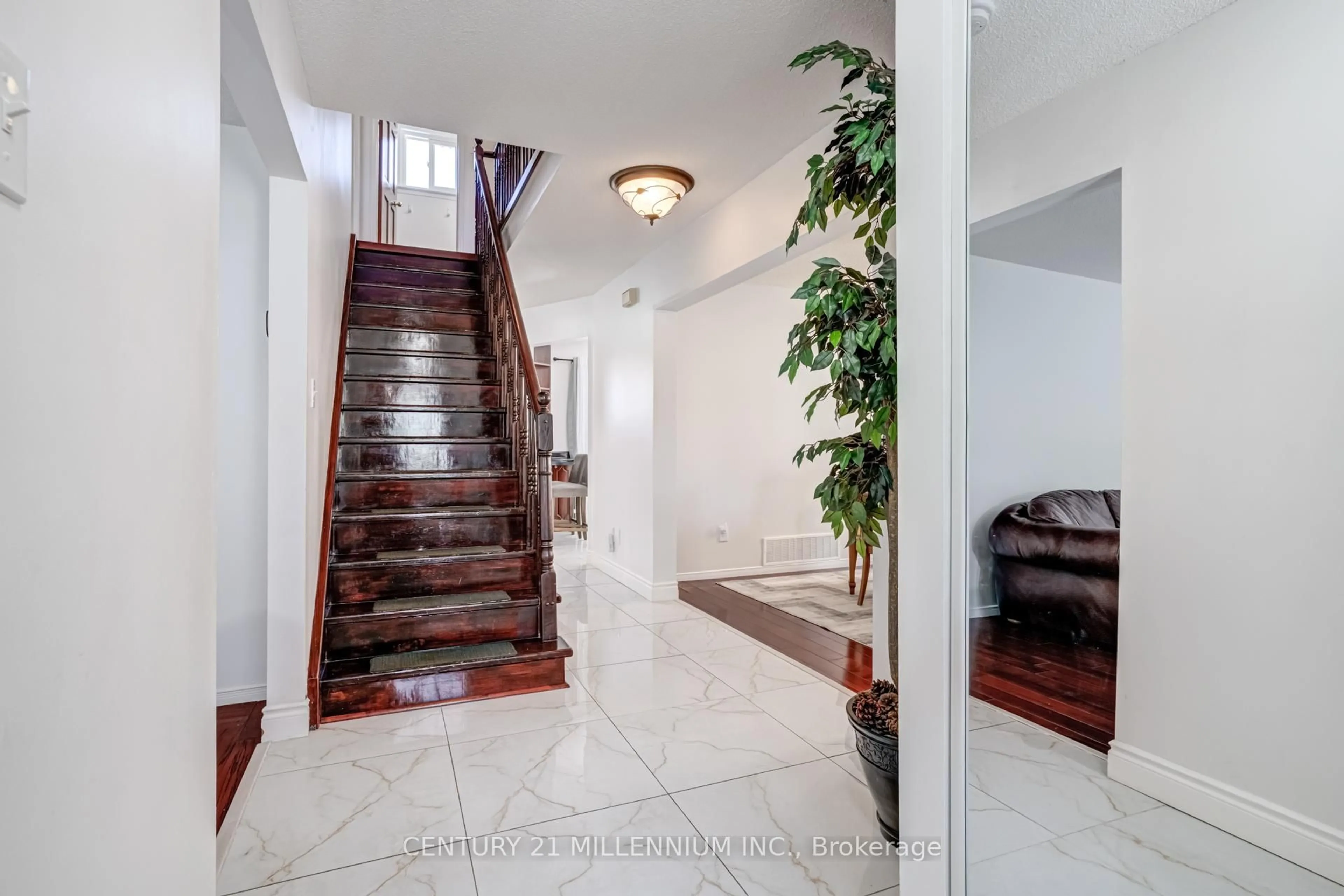 Indoor foyer for 56 Nuttall St, Brampton Ontario L6S 4V4
