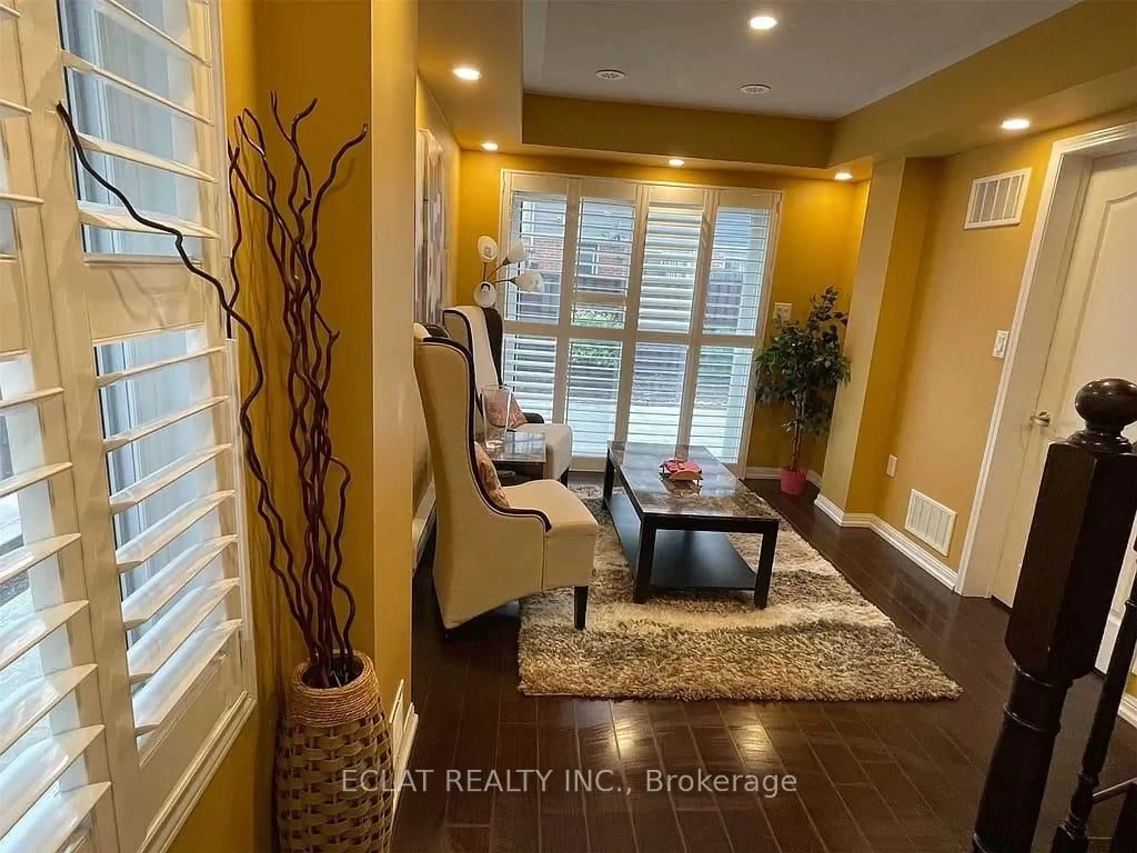 Indoor entryway for 30 Lathbury St, Brampton Ontario L7A 0R5