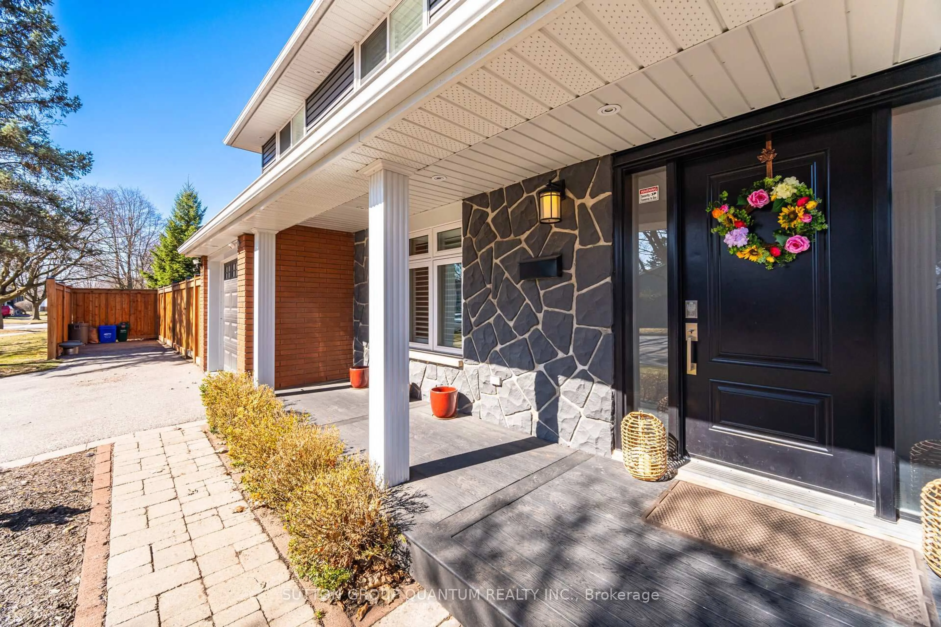 Unknown for 608 Rosedale Cres, Burlington Ontario L7N 2T1