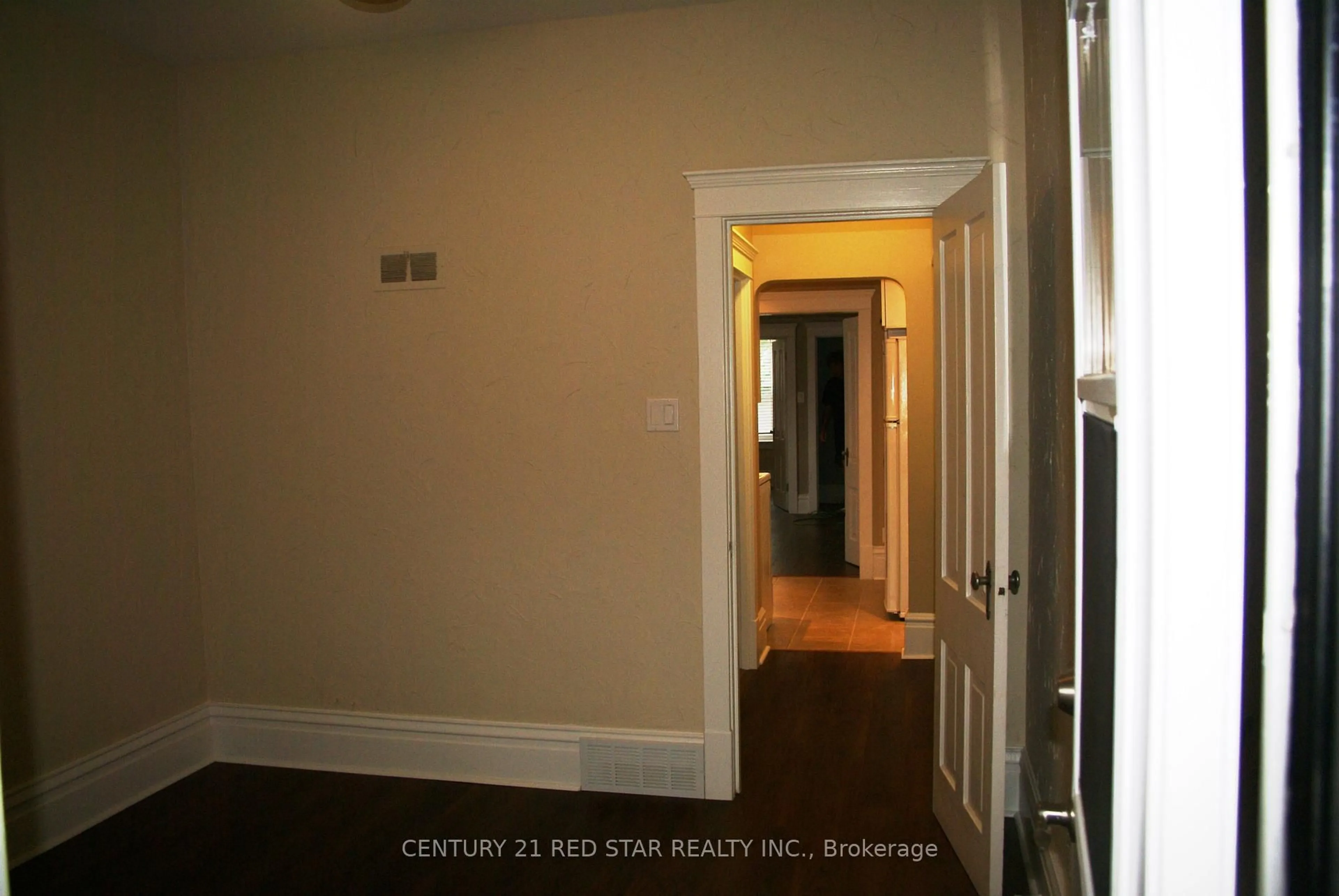 Indoor entryway for 57 Humberside Ave, Toronto Ontario M6P 1J6