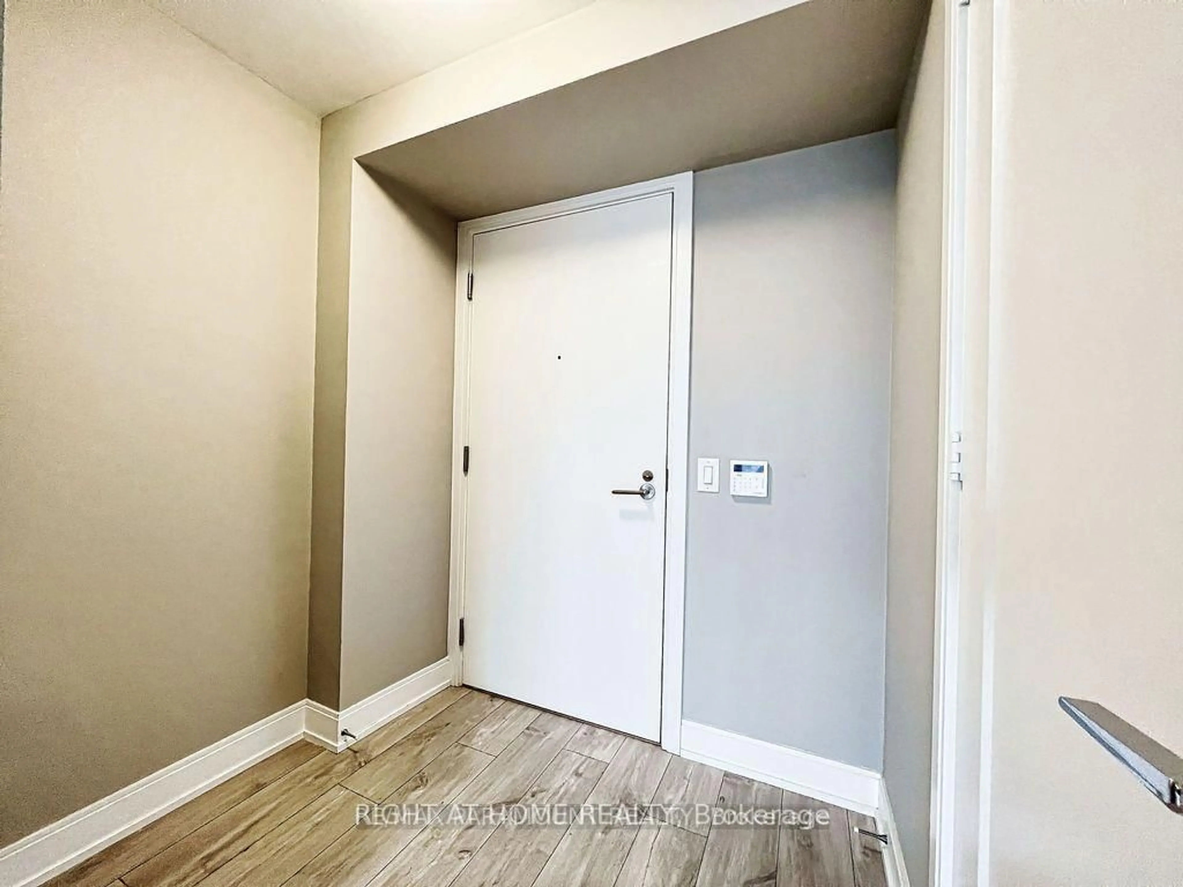 Indoor entryway for 70 Annie Craig Dr #1401, Toronto Ontario M8V 0G2